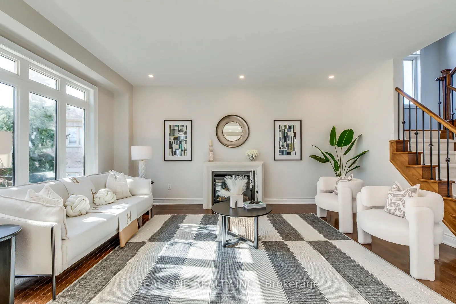 1426 Redwing Court