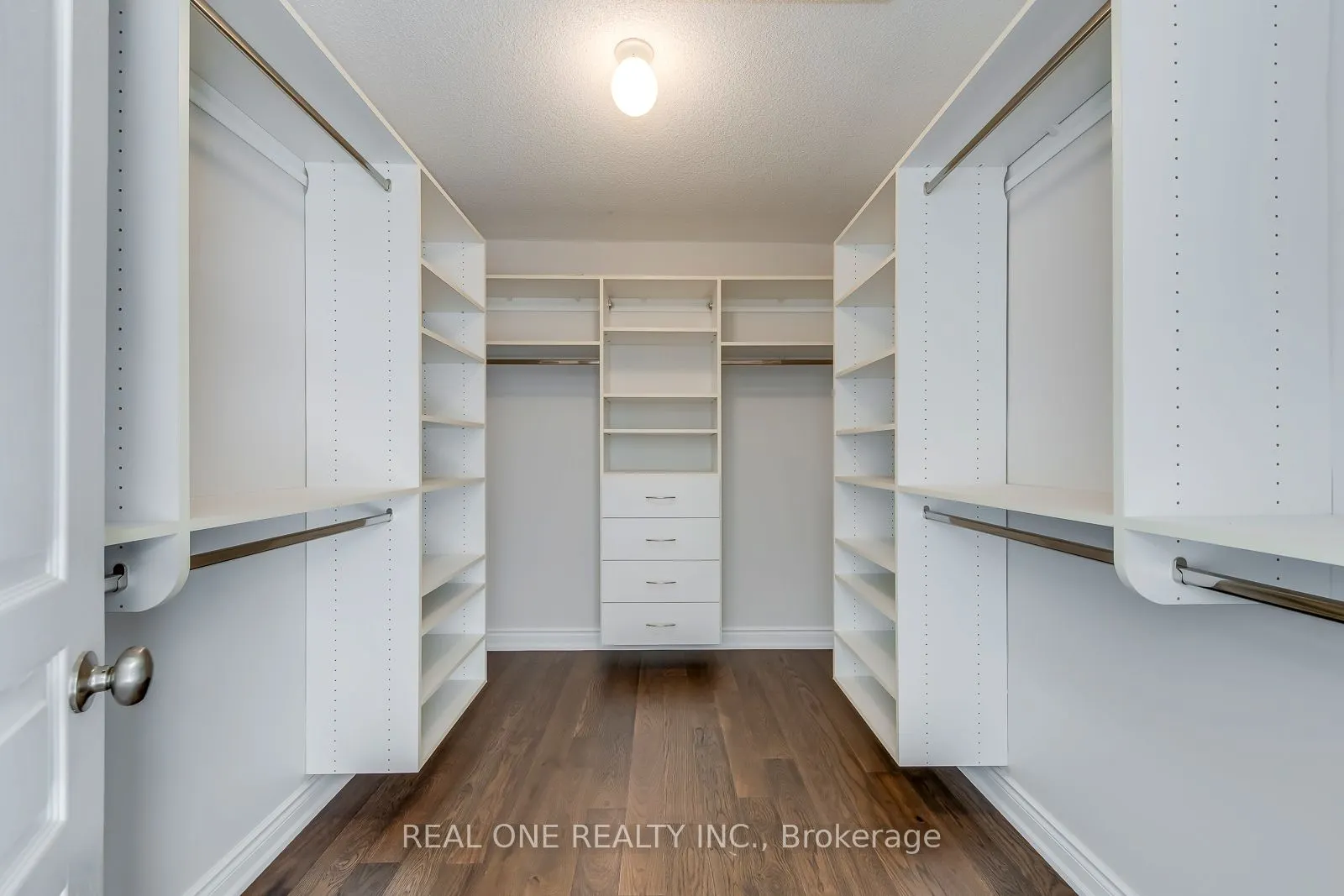 1426 Redwing Court
