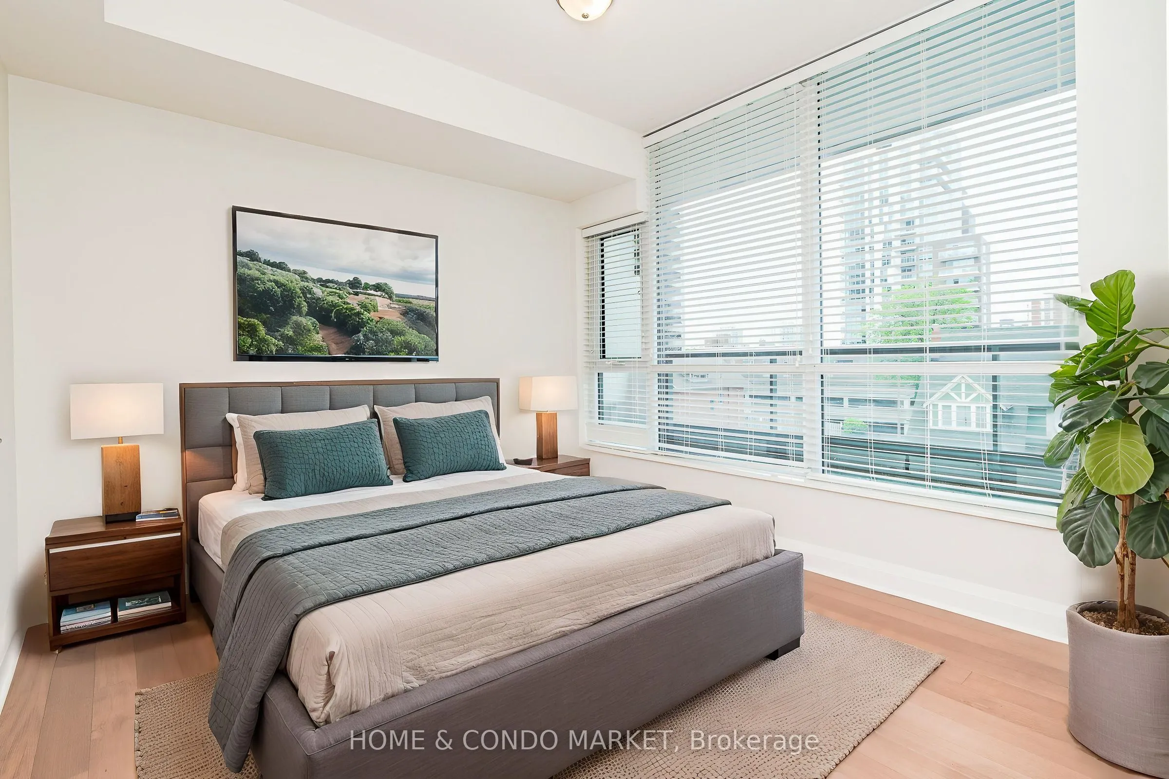 1 Hurontario Street #315
