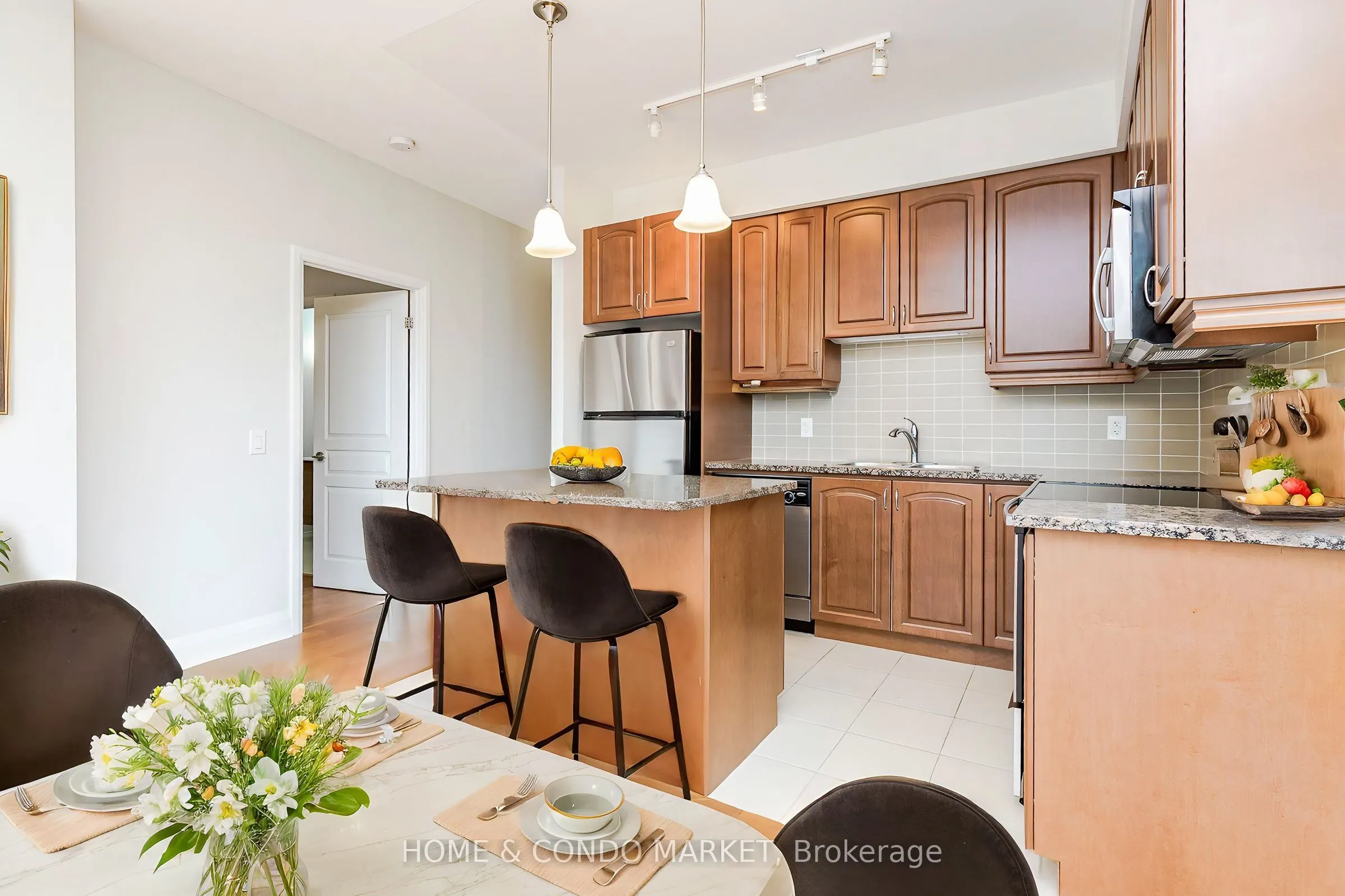 1 Hurontario Street #315