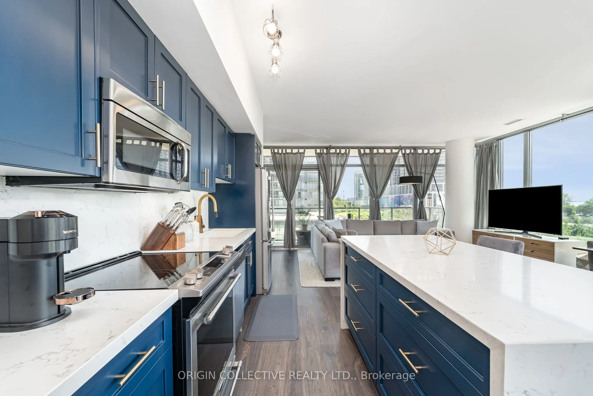 105 The Queensway Avenue #302