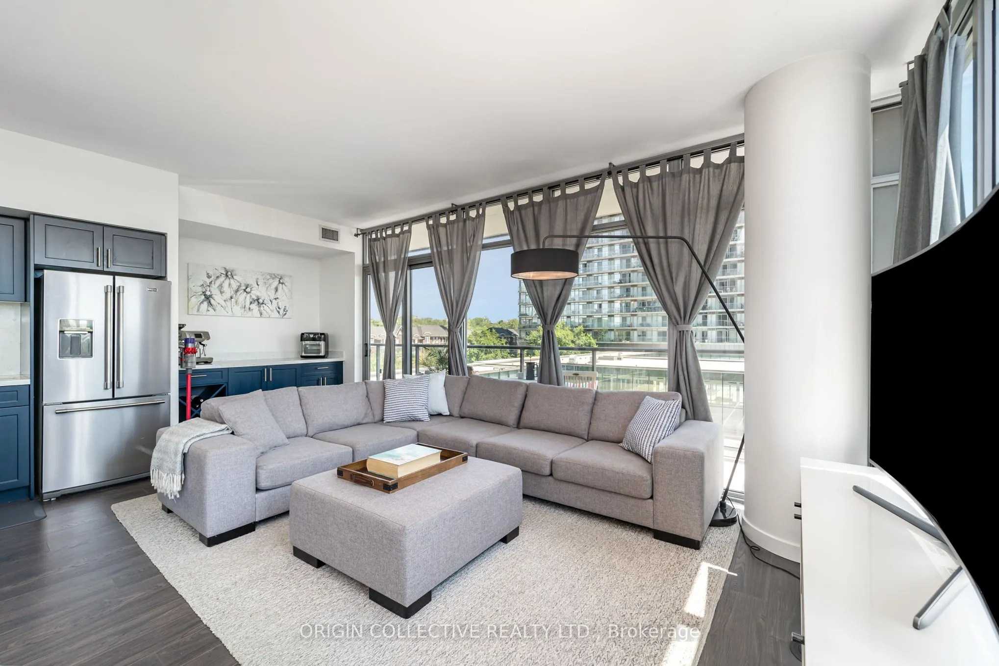 105 The Queensway Avenue #302