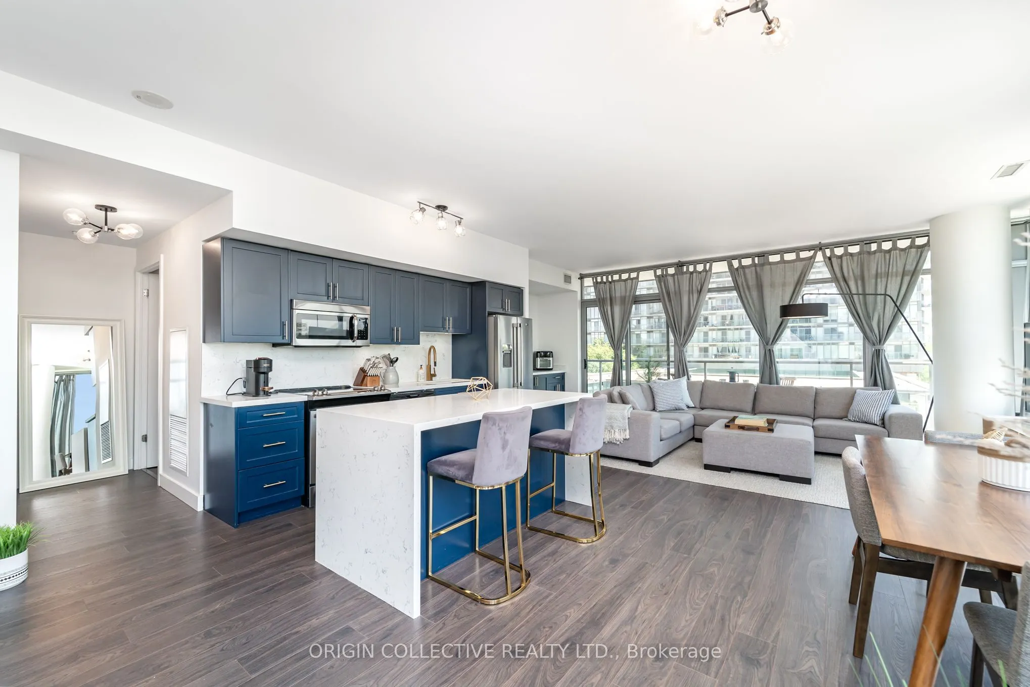 105 The Queensway Avenue #302