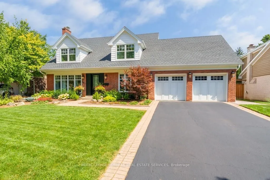 385 Rosslyn Drive