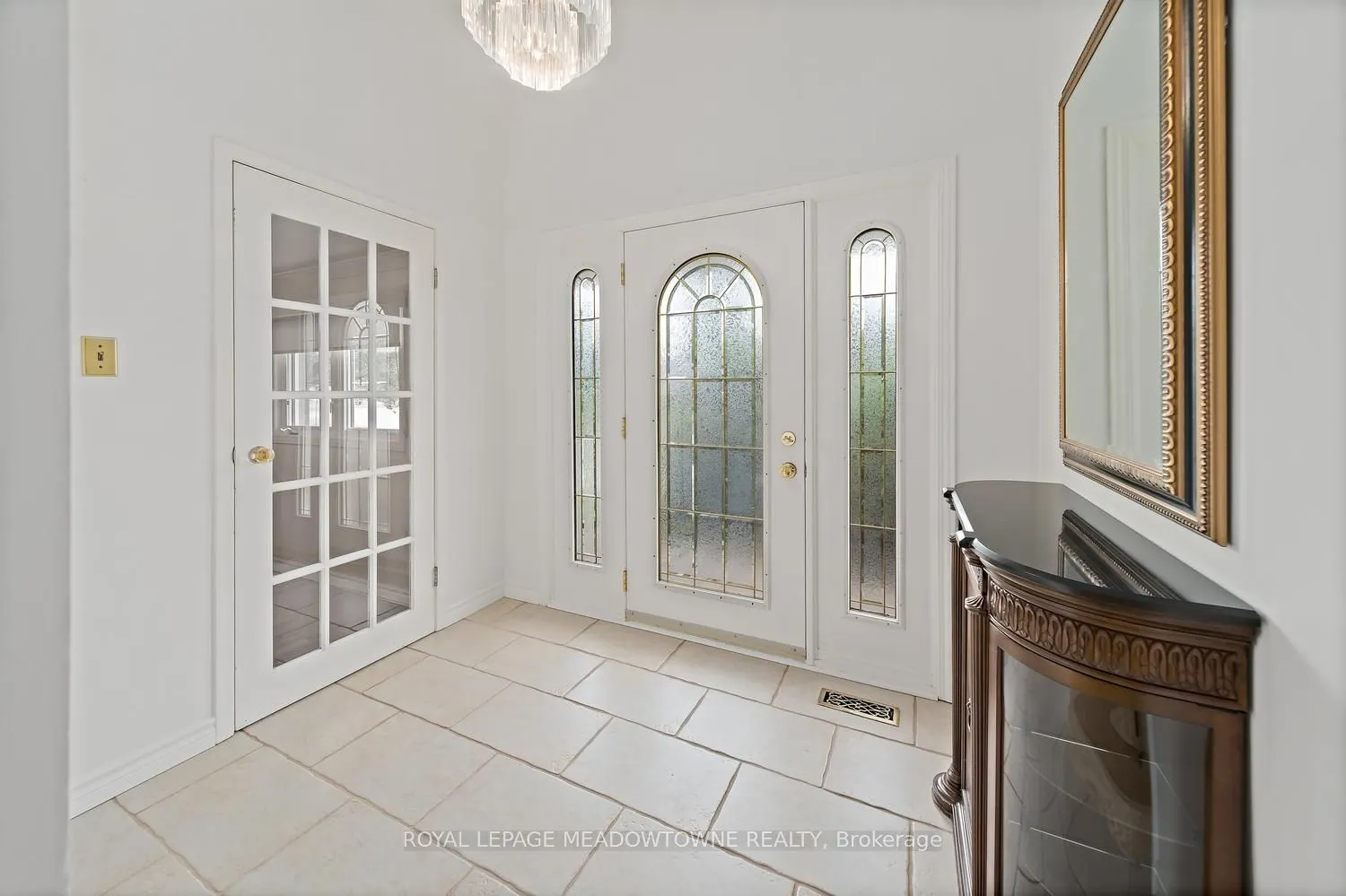 5 Lucinda Place