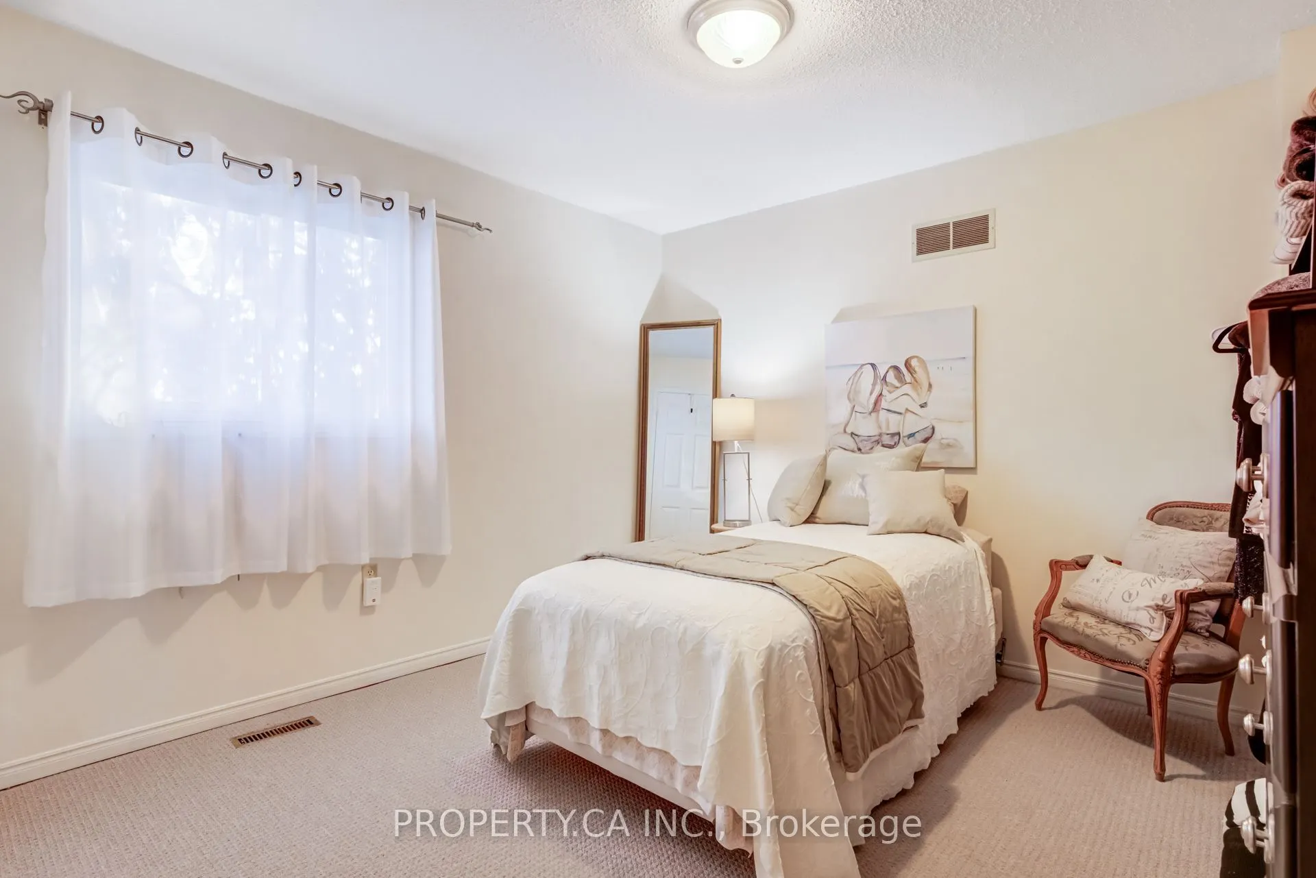 411 Freeman Crescent