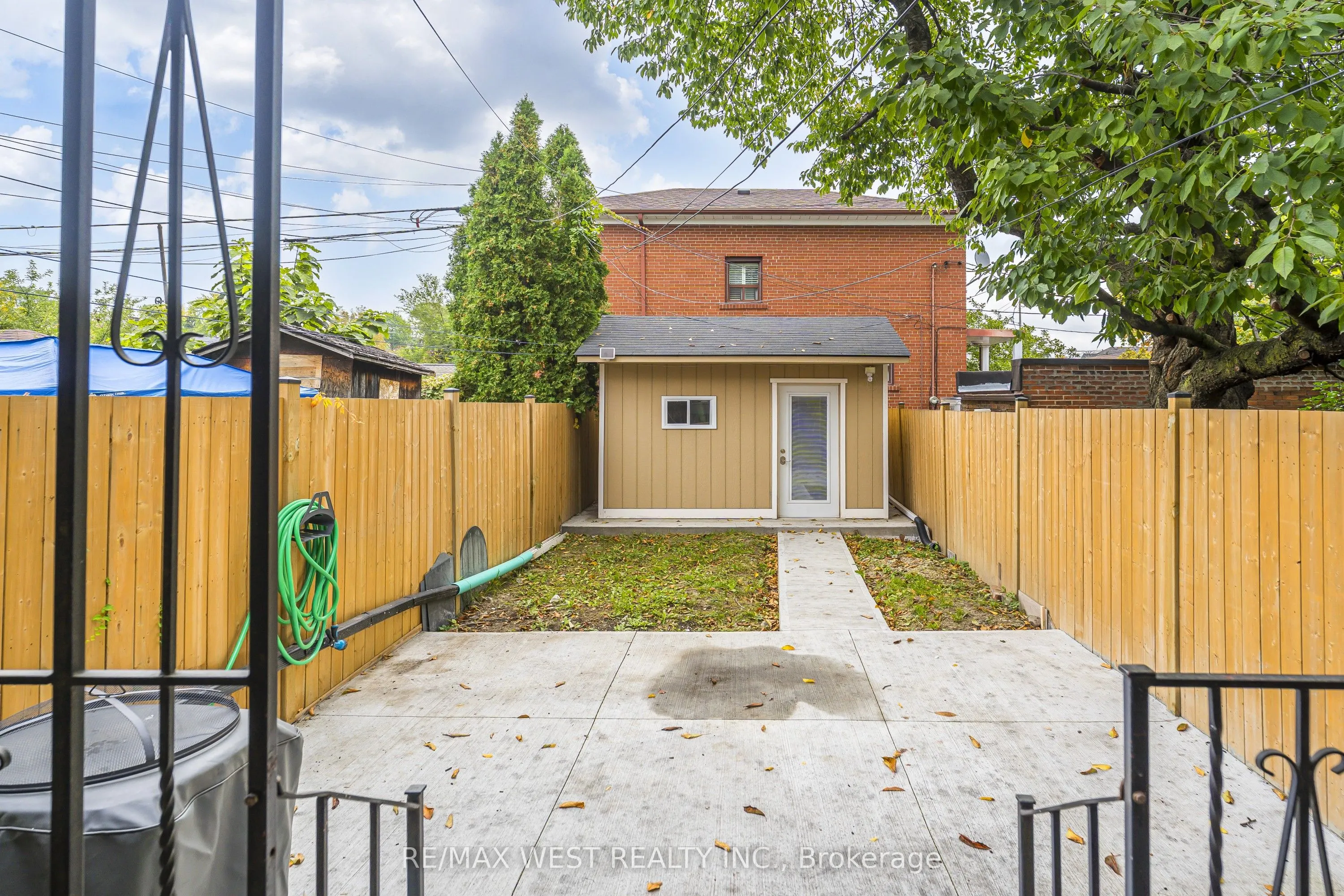 83 Scott Road