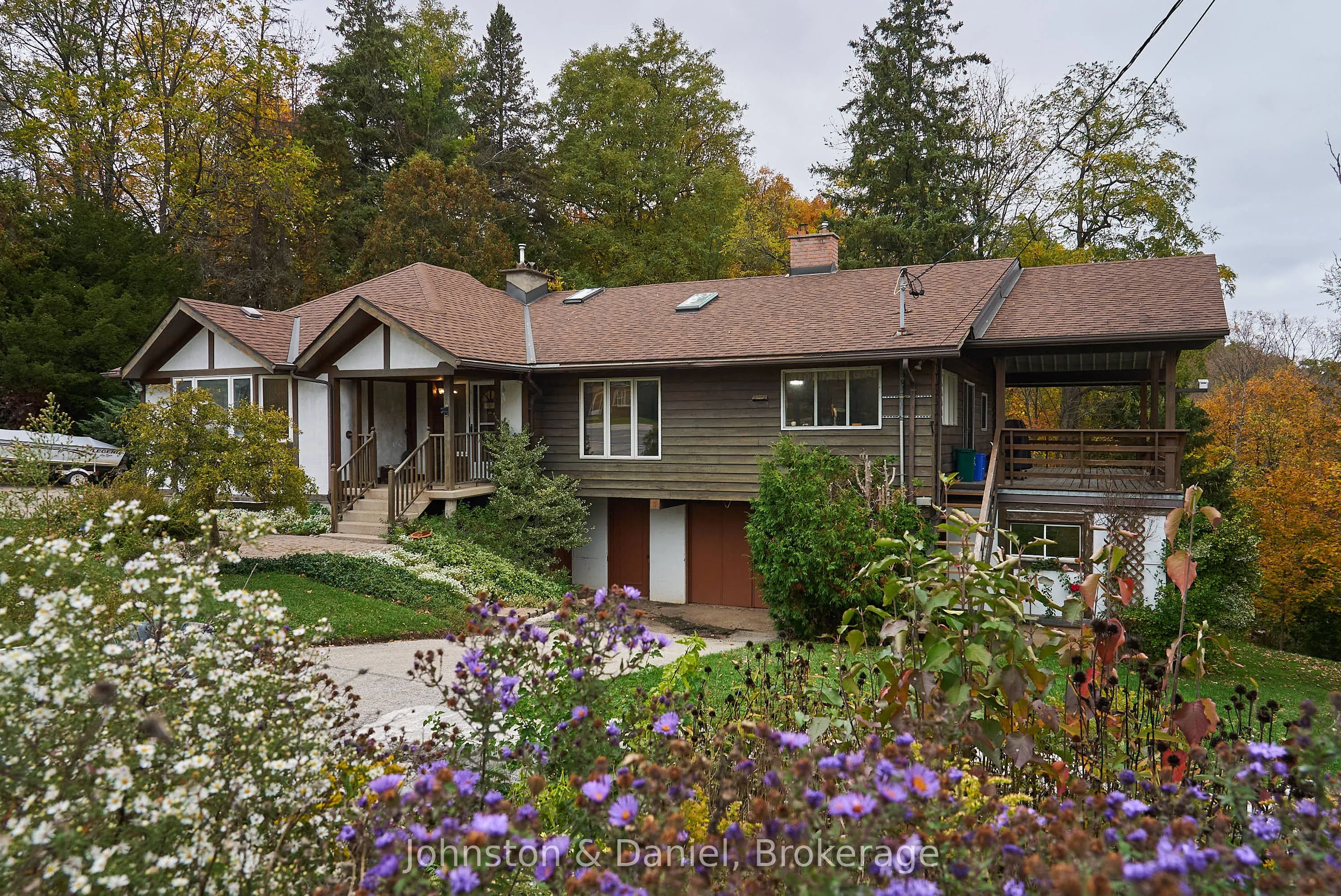 7095 Guelph Line