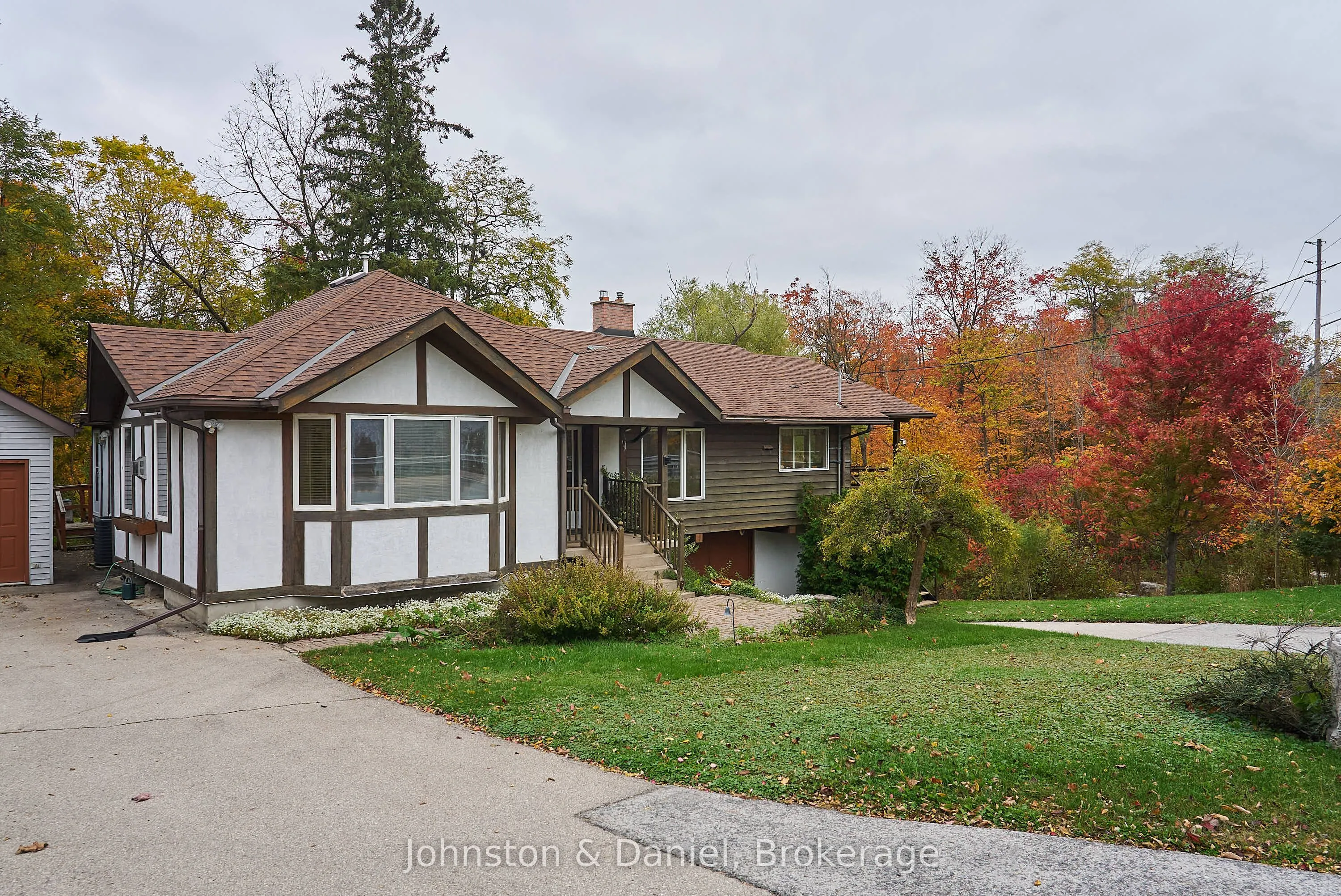 7095 Guelph Line