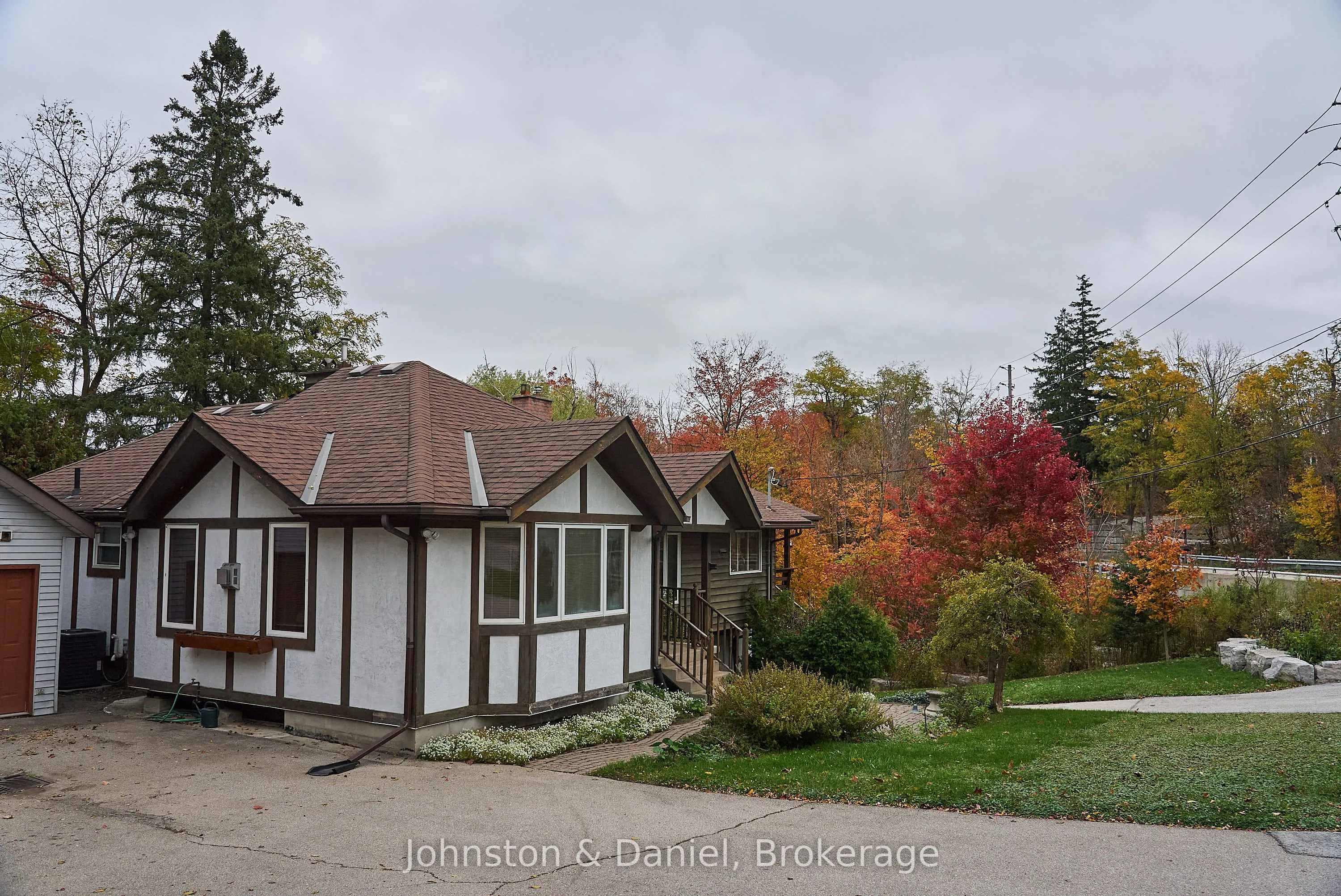 7095 Guelph Line