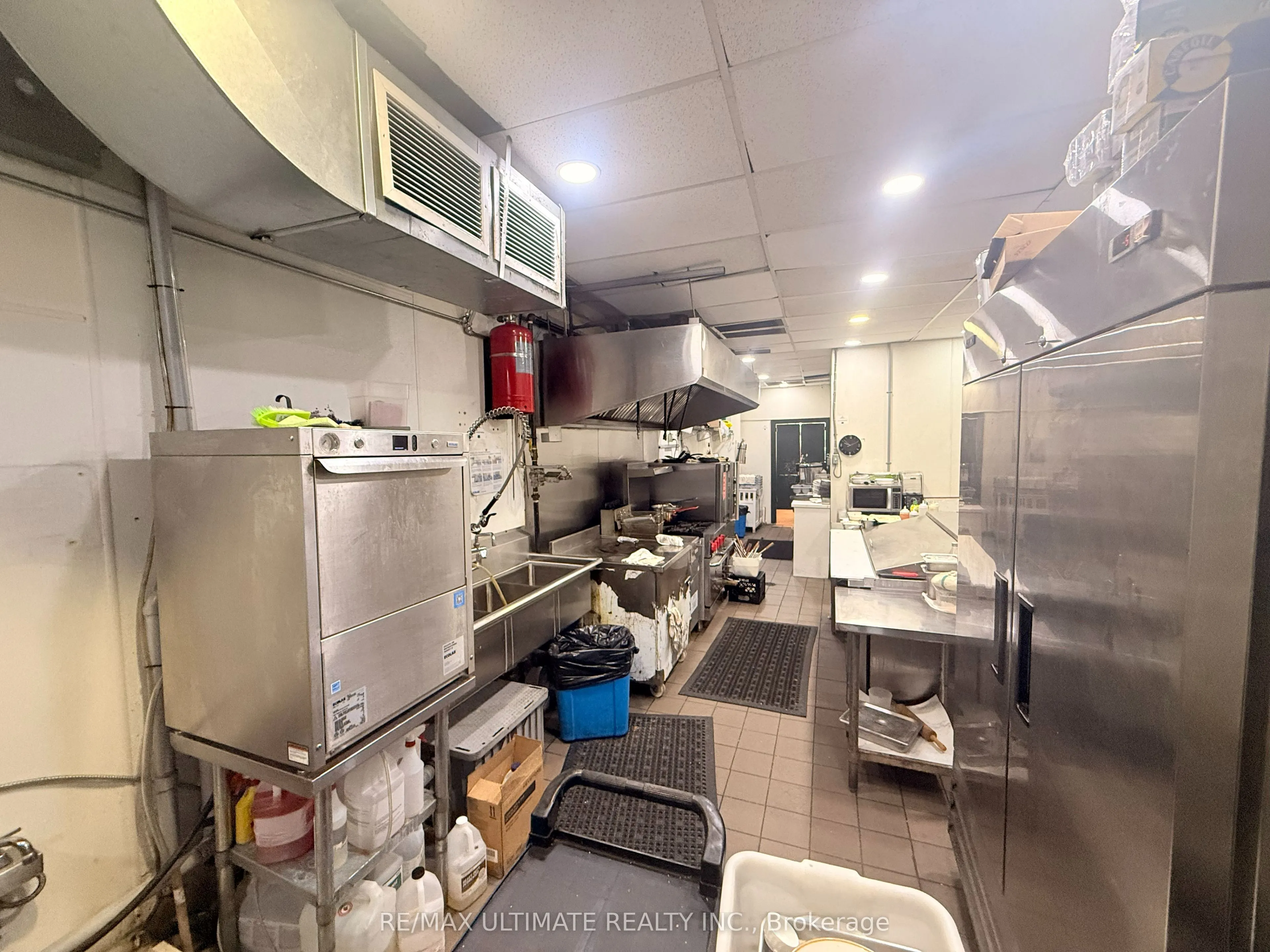 2865 Dundas Street W