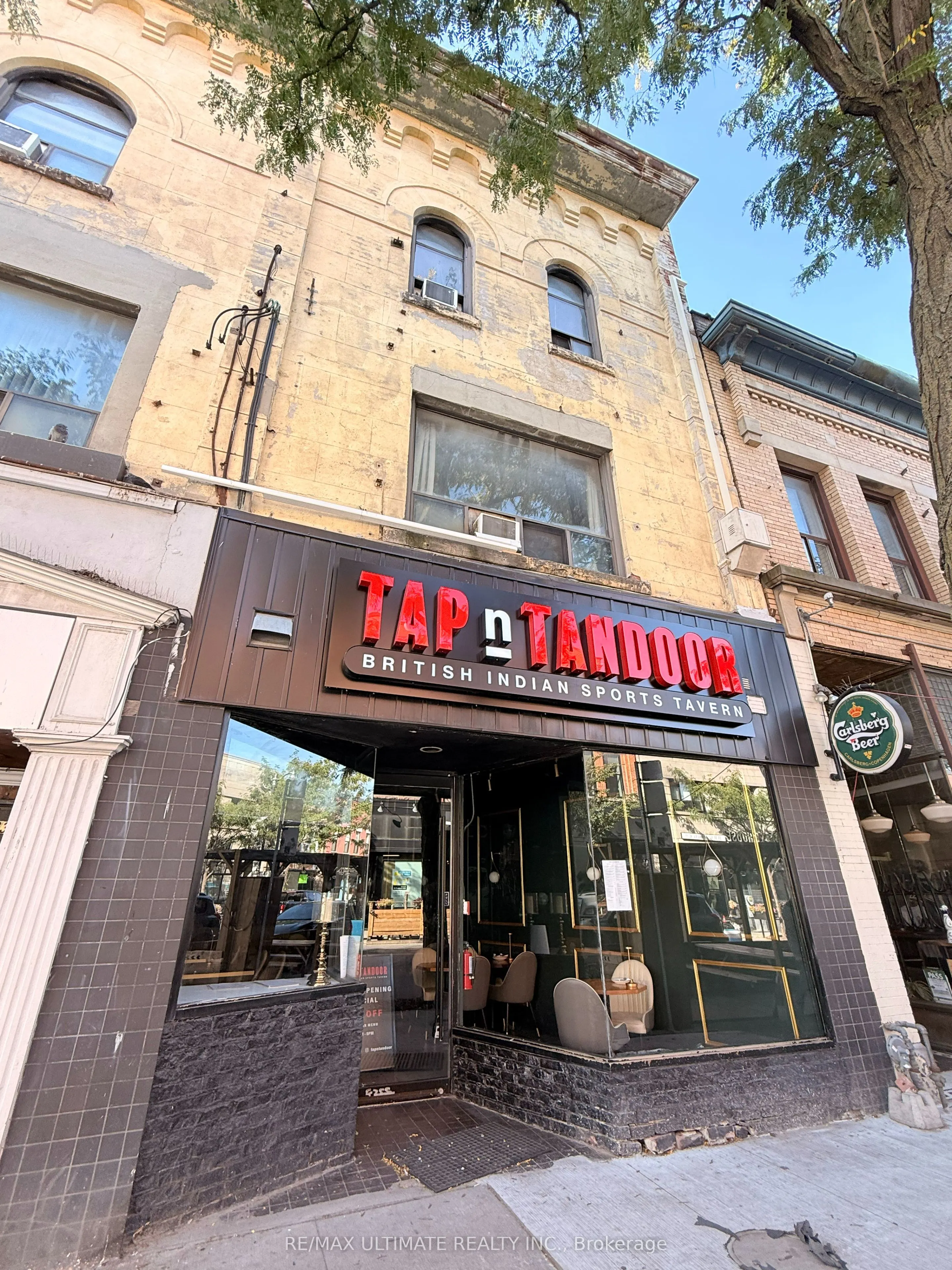 2865 Dundas Street W