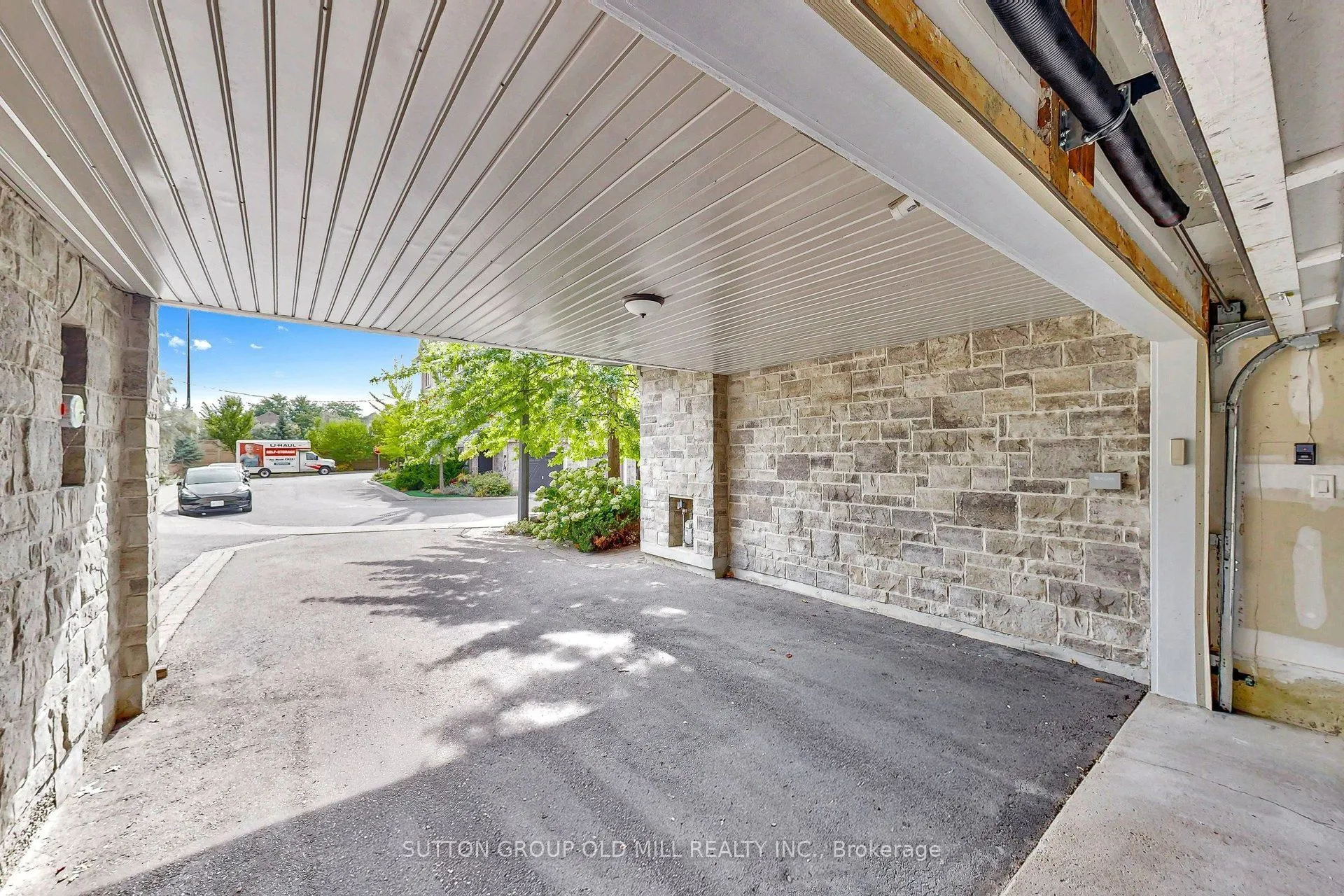 12 Gala Lane