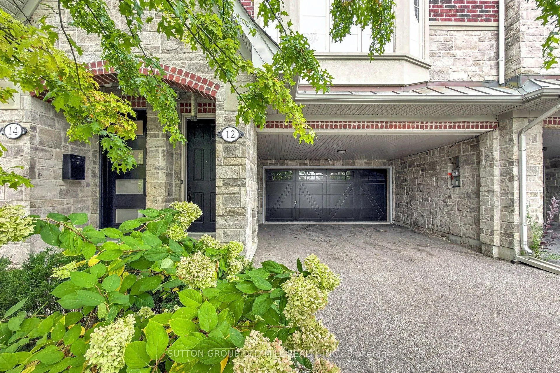 12 Gala Lane