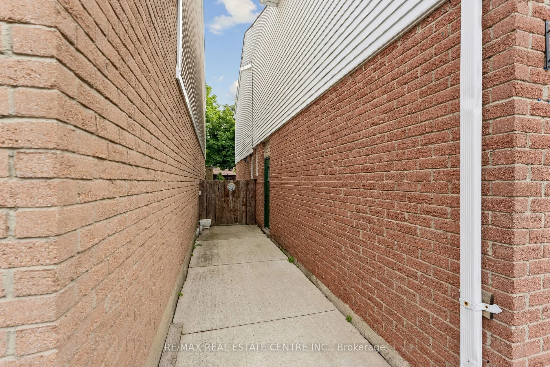 26 Jameson Crescent