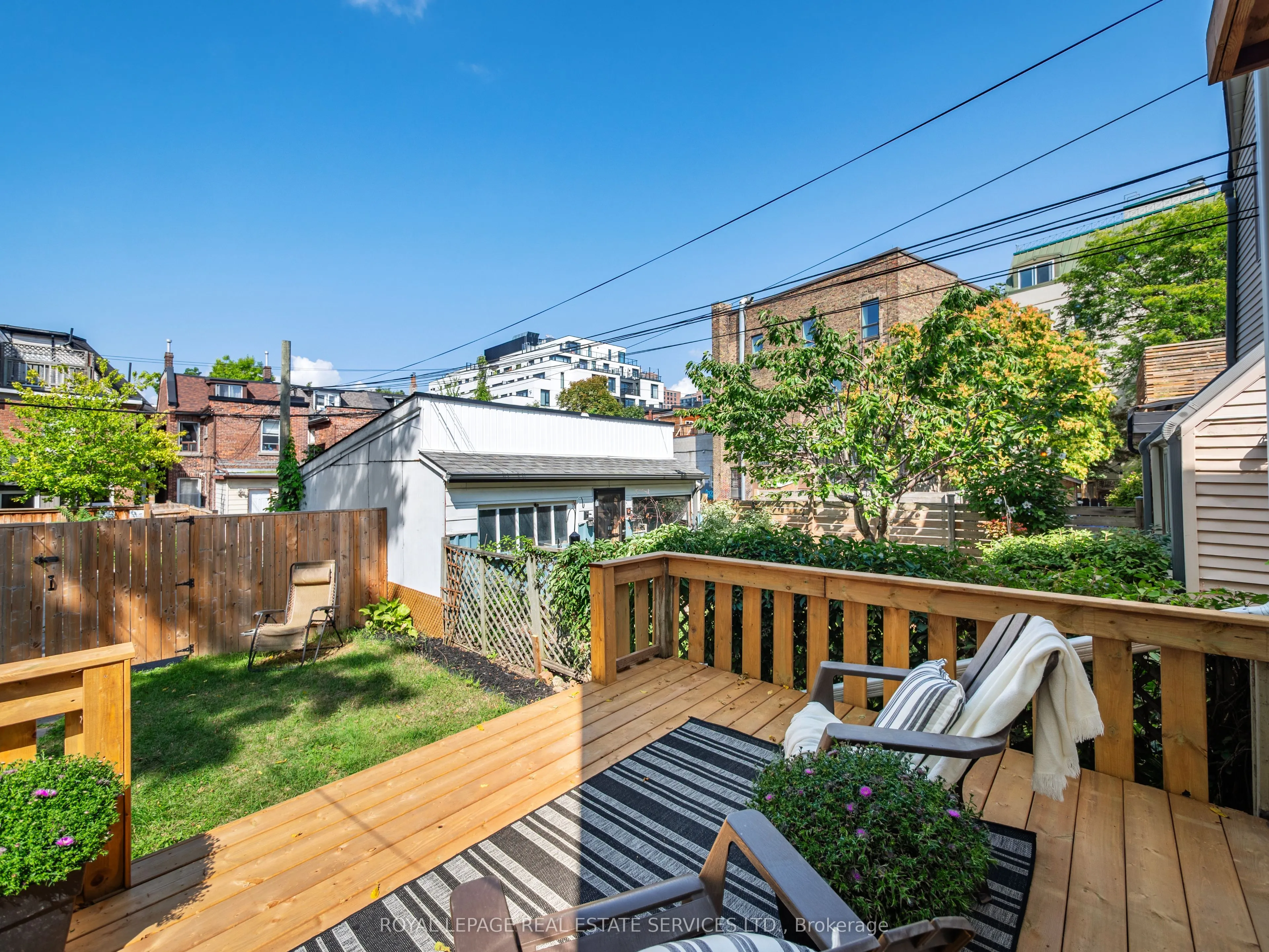 346 Indian Road Crescent