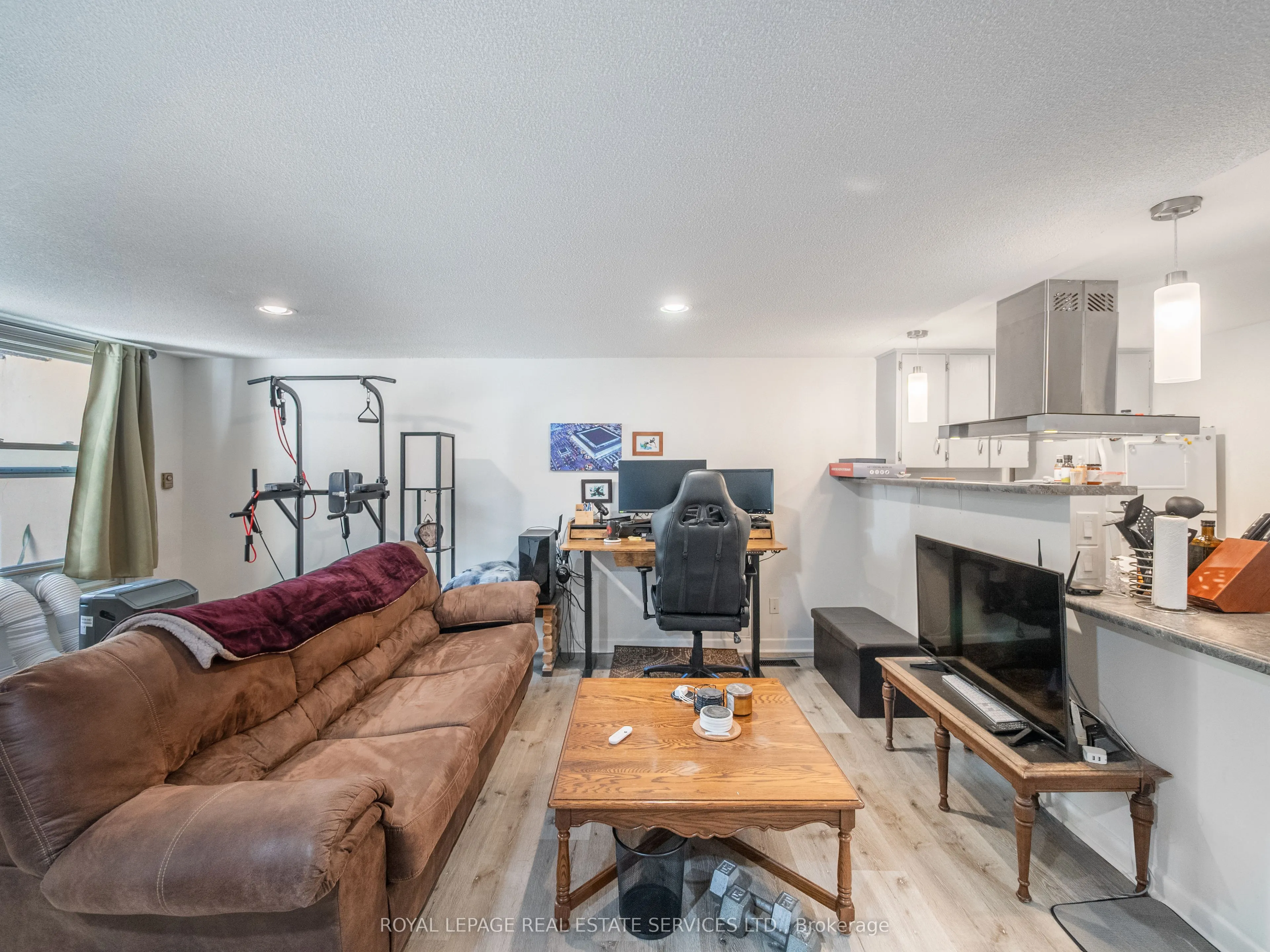 346 Indian Road Crescent