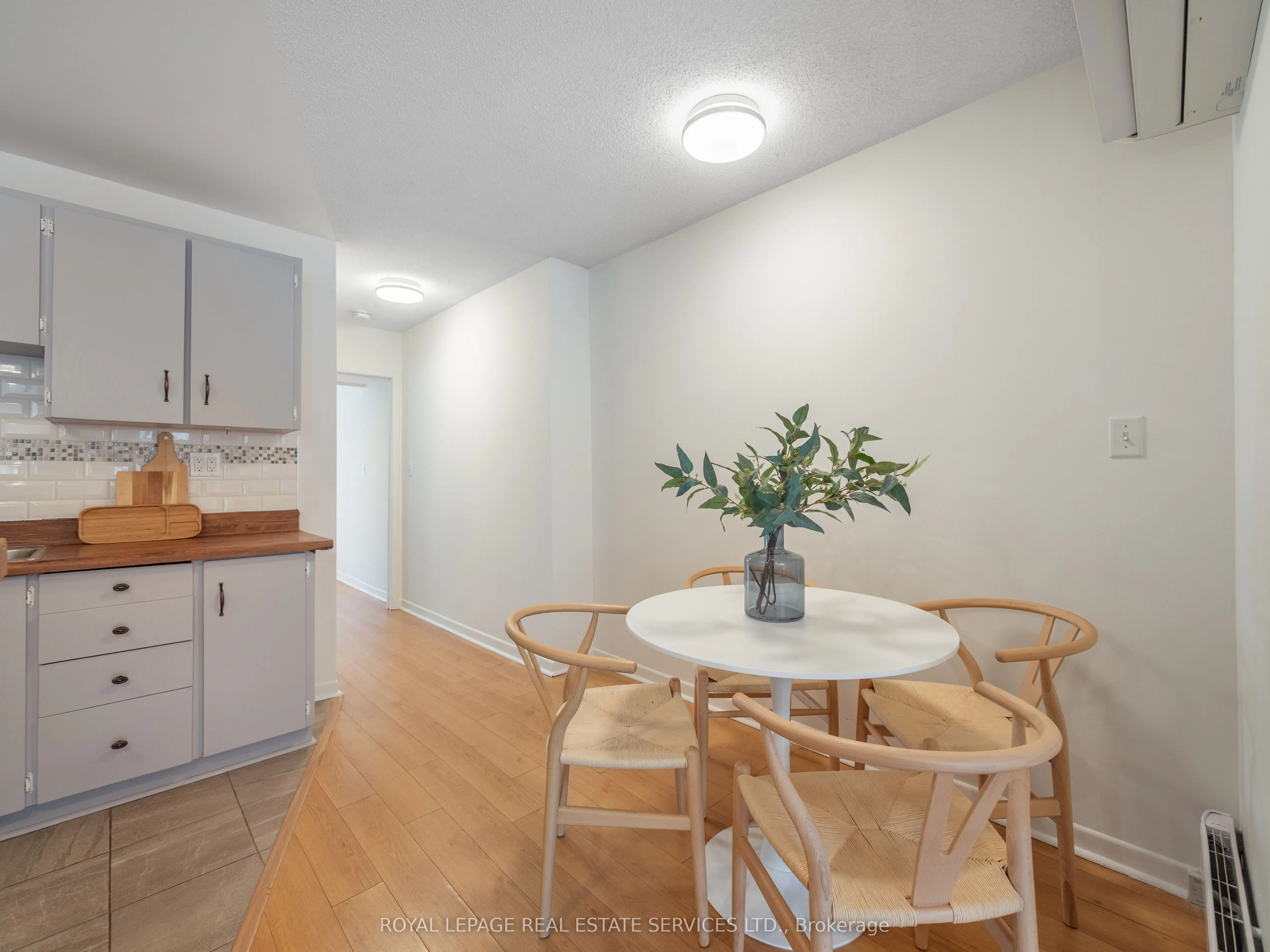 346 Indian Road Crescent