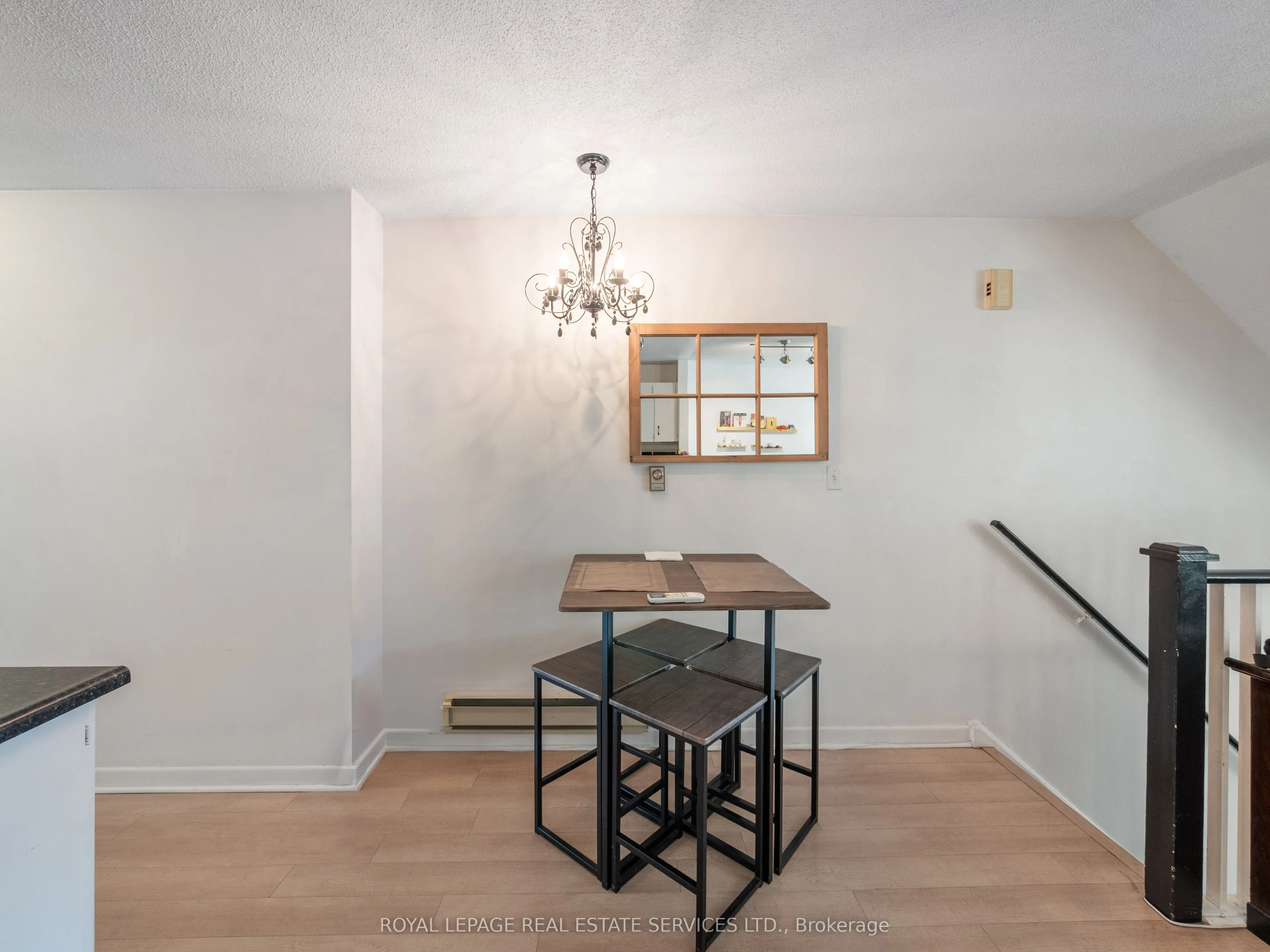 346 Indian Road Crescent