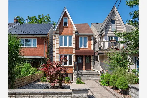 346 Indian Road Crescent