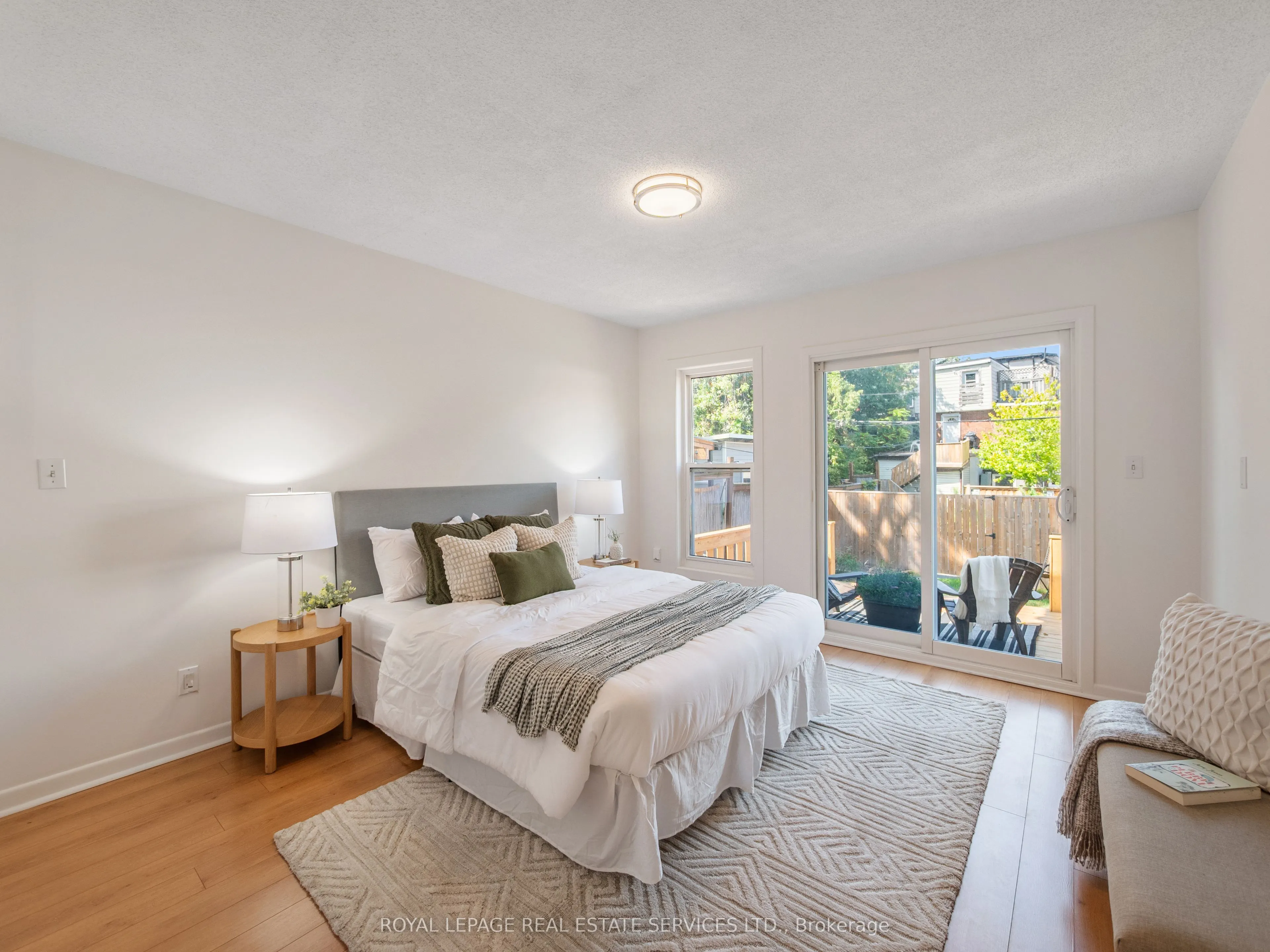346 Indian Road Crescent