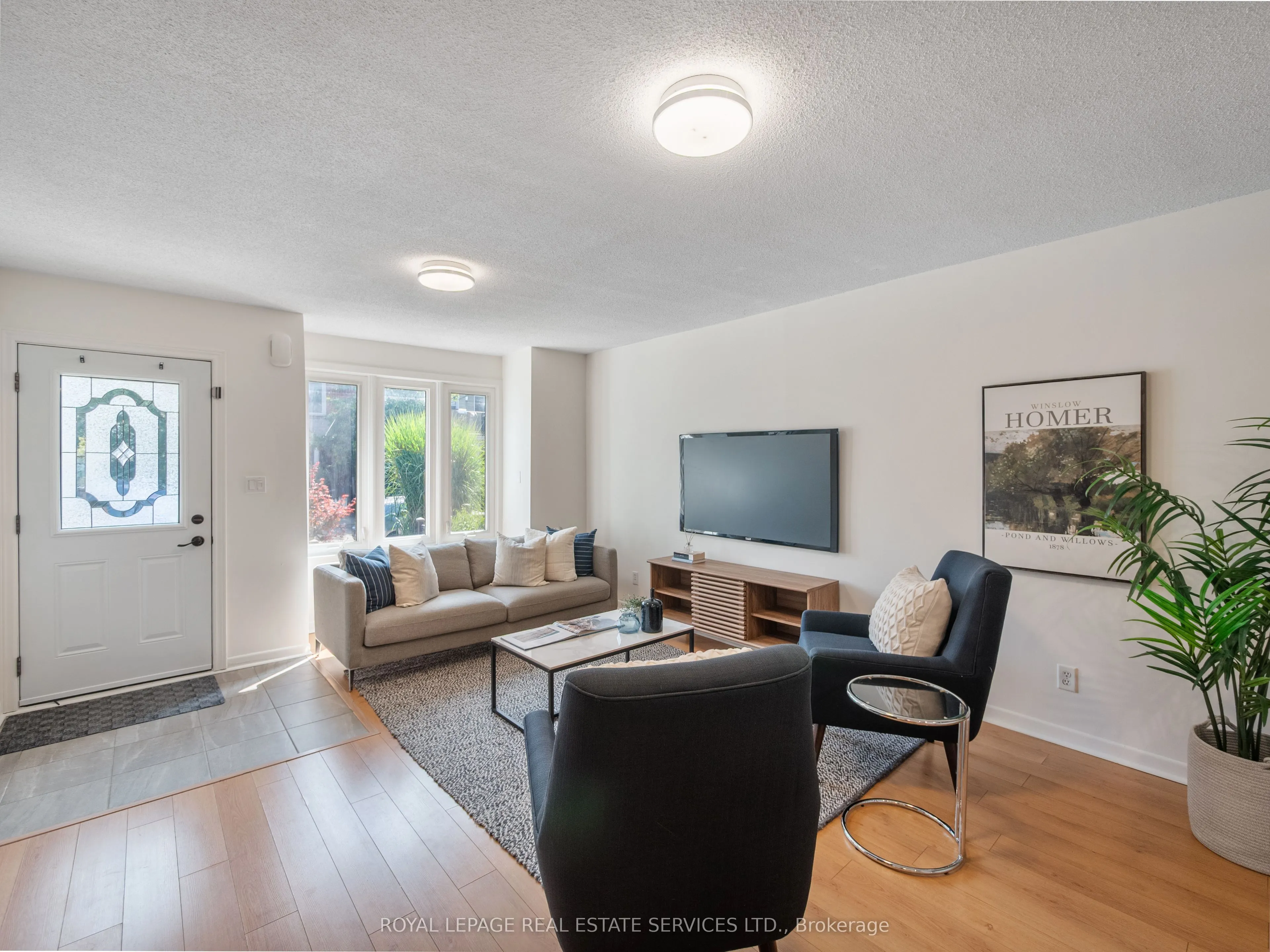 346 Indian Road Crescent