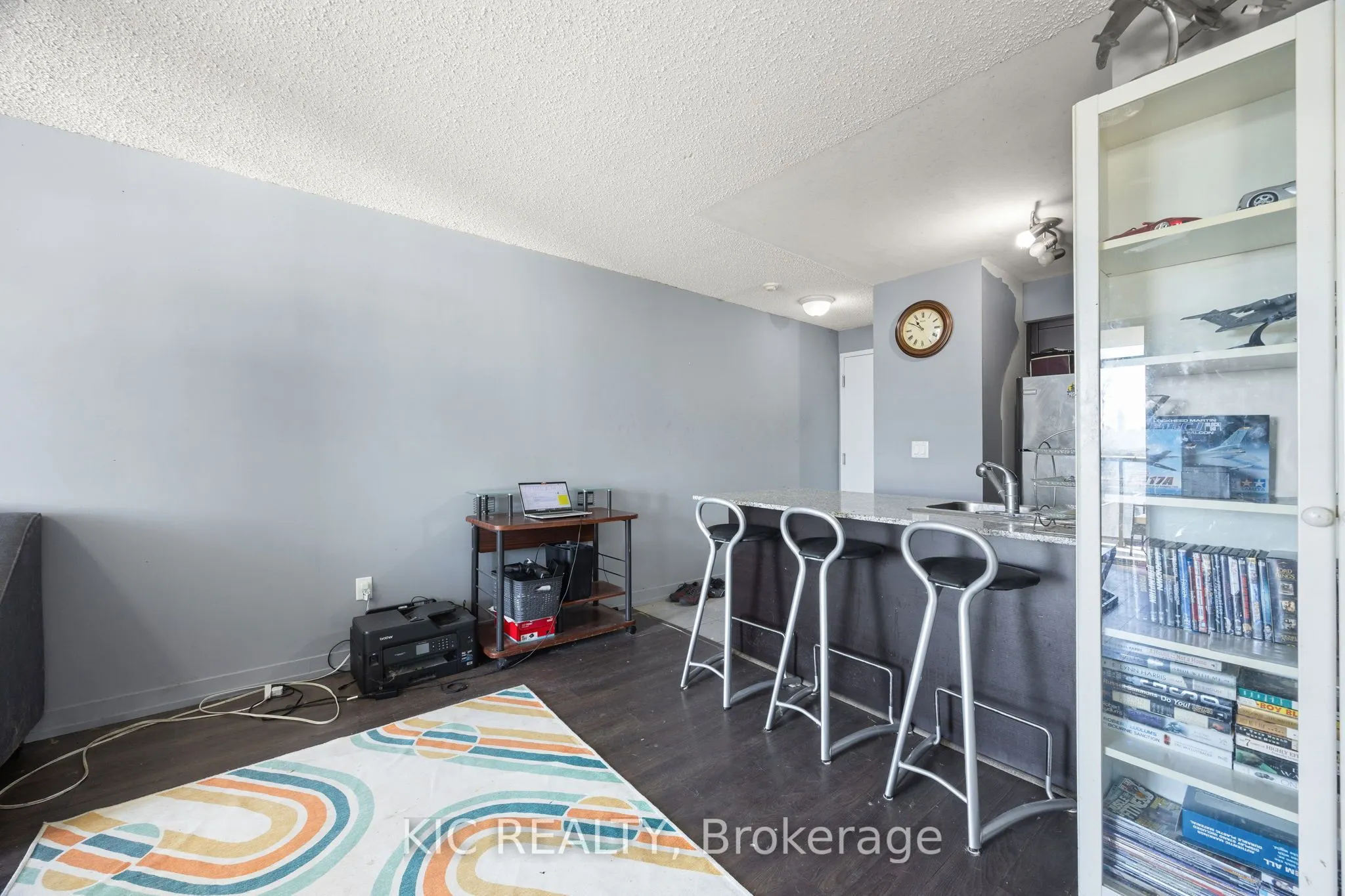 812 Lansdowne Avenue #901