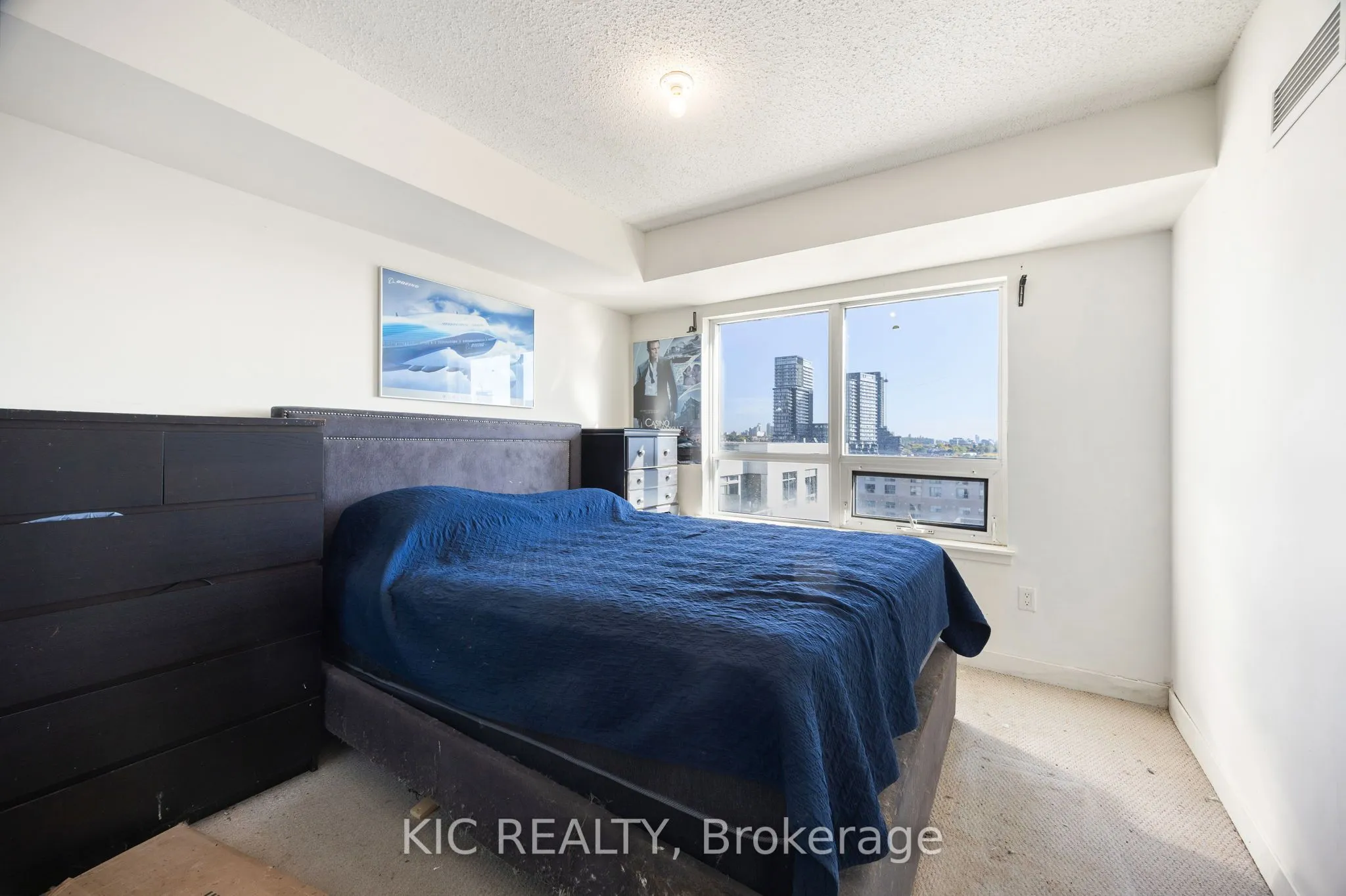 812 Lansdowne Avenue #901
