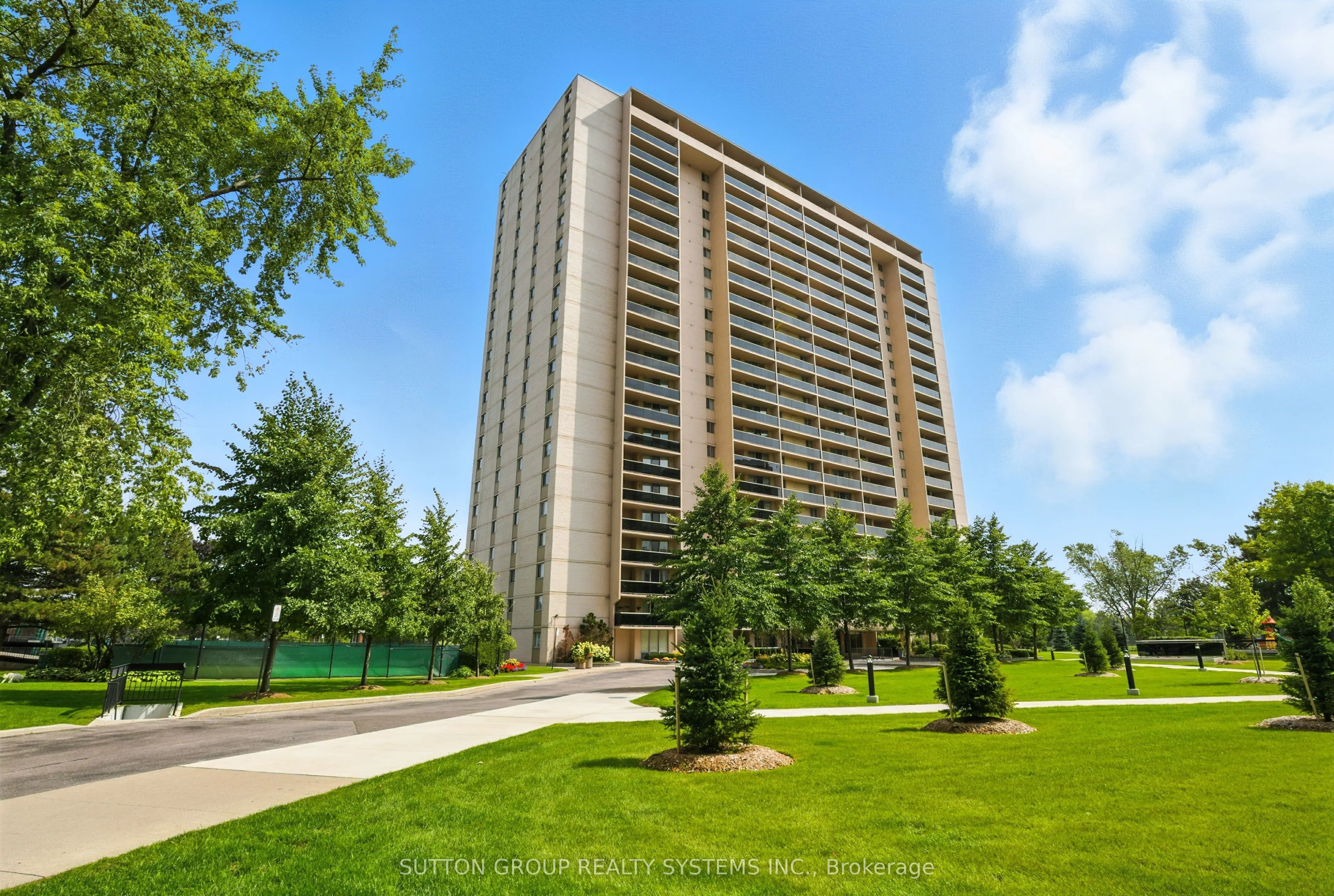 812 Burnhamthorpe Road #1504