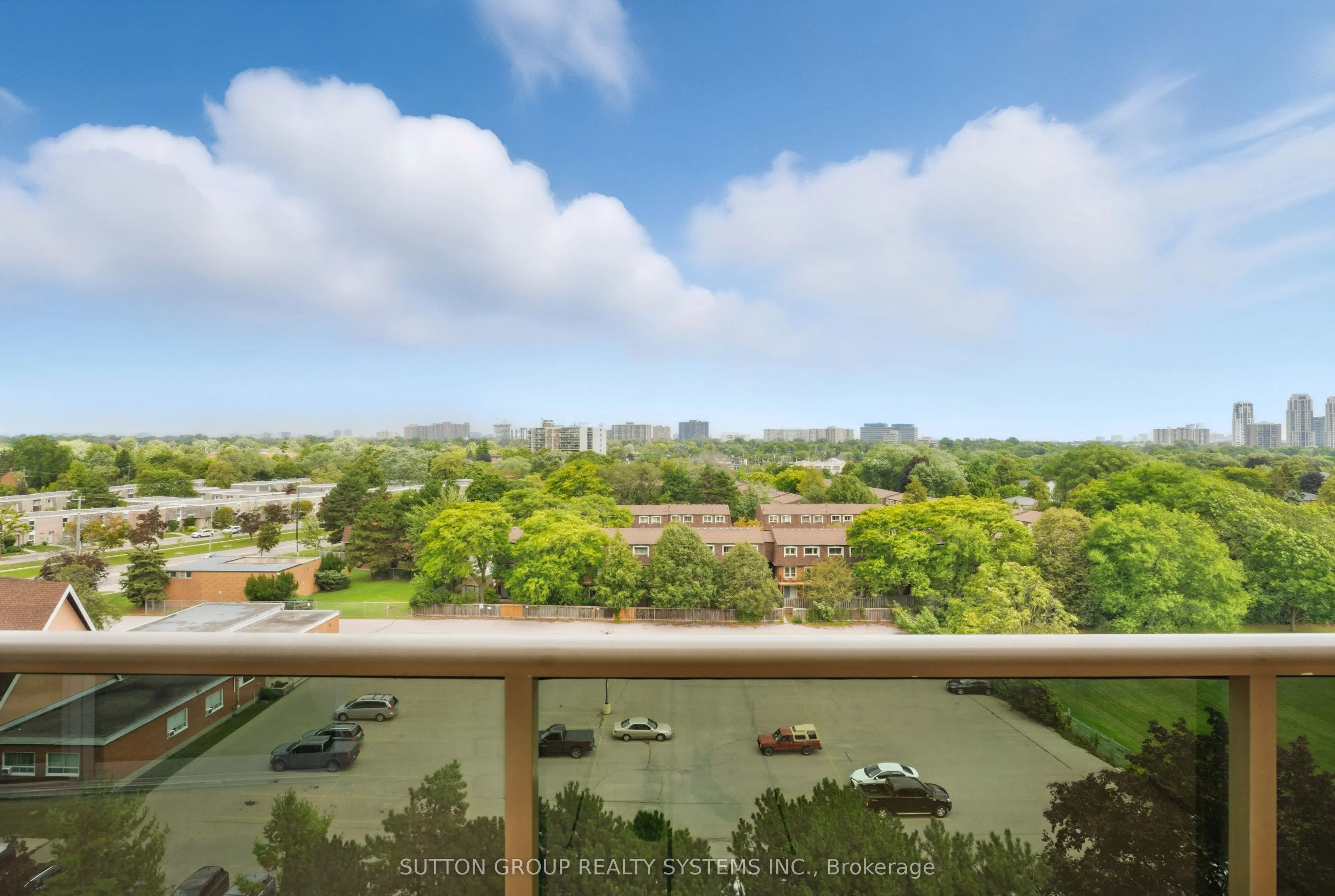 812 Burnhamthorpe Road #1504