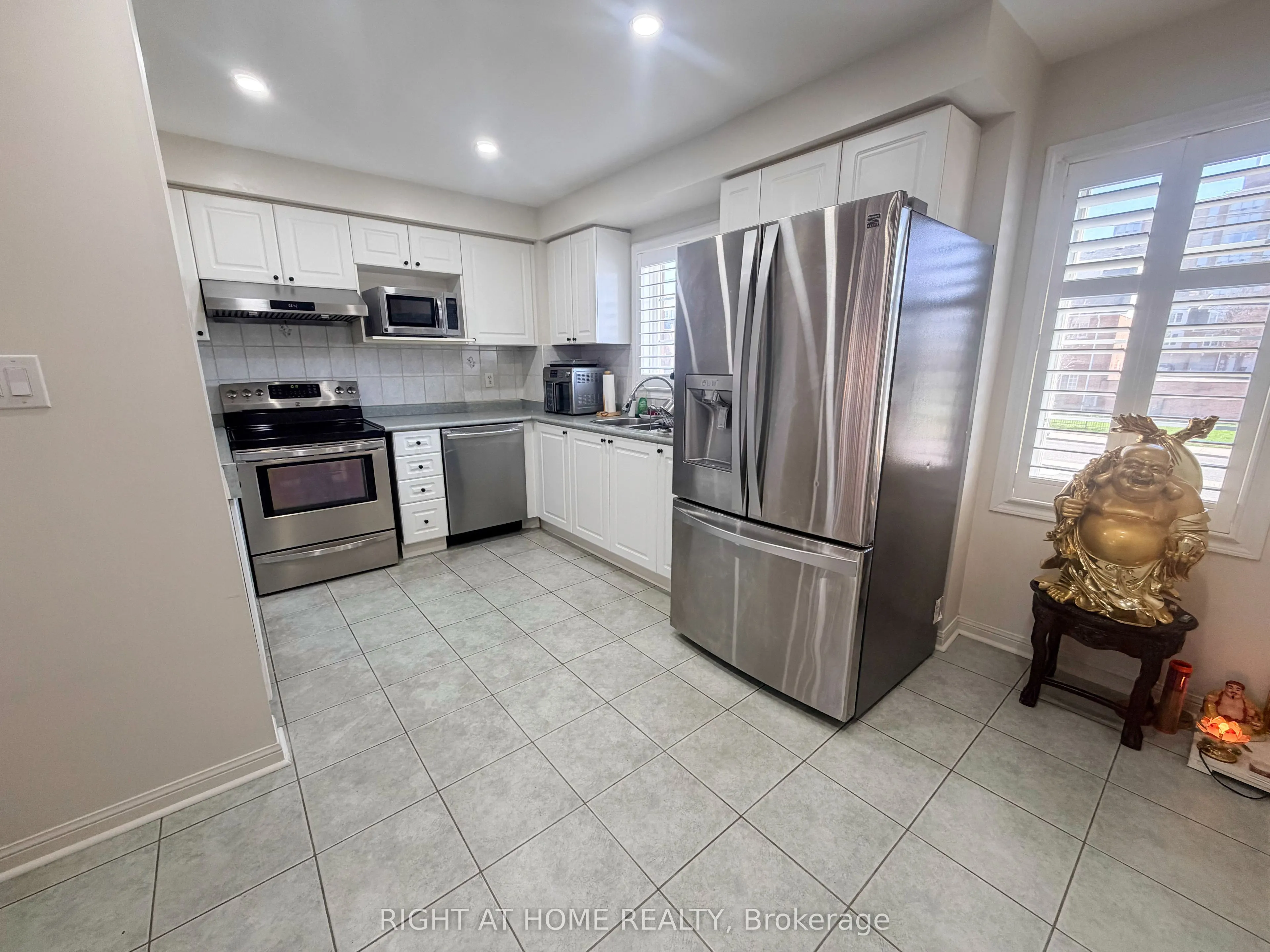 1525 South Parade Court #28