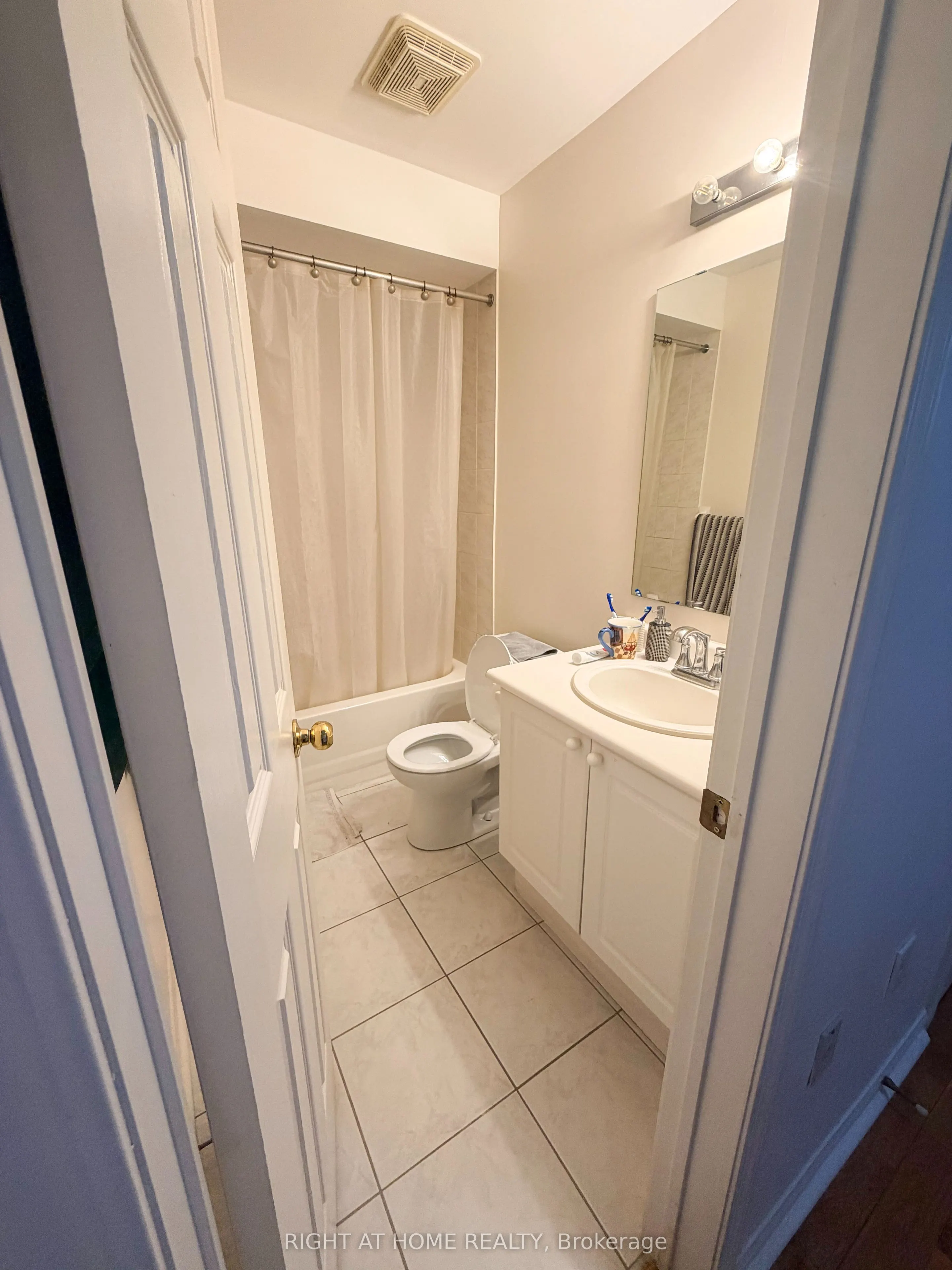 1525 South Parade Court #28