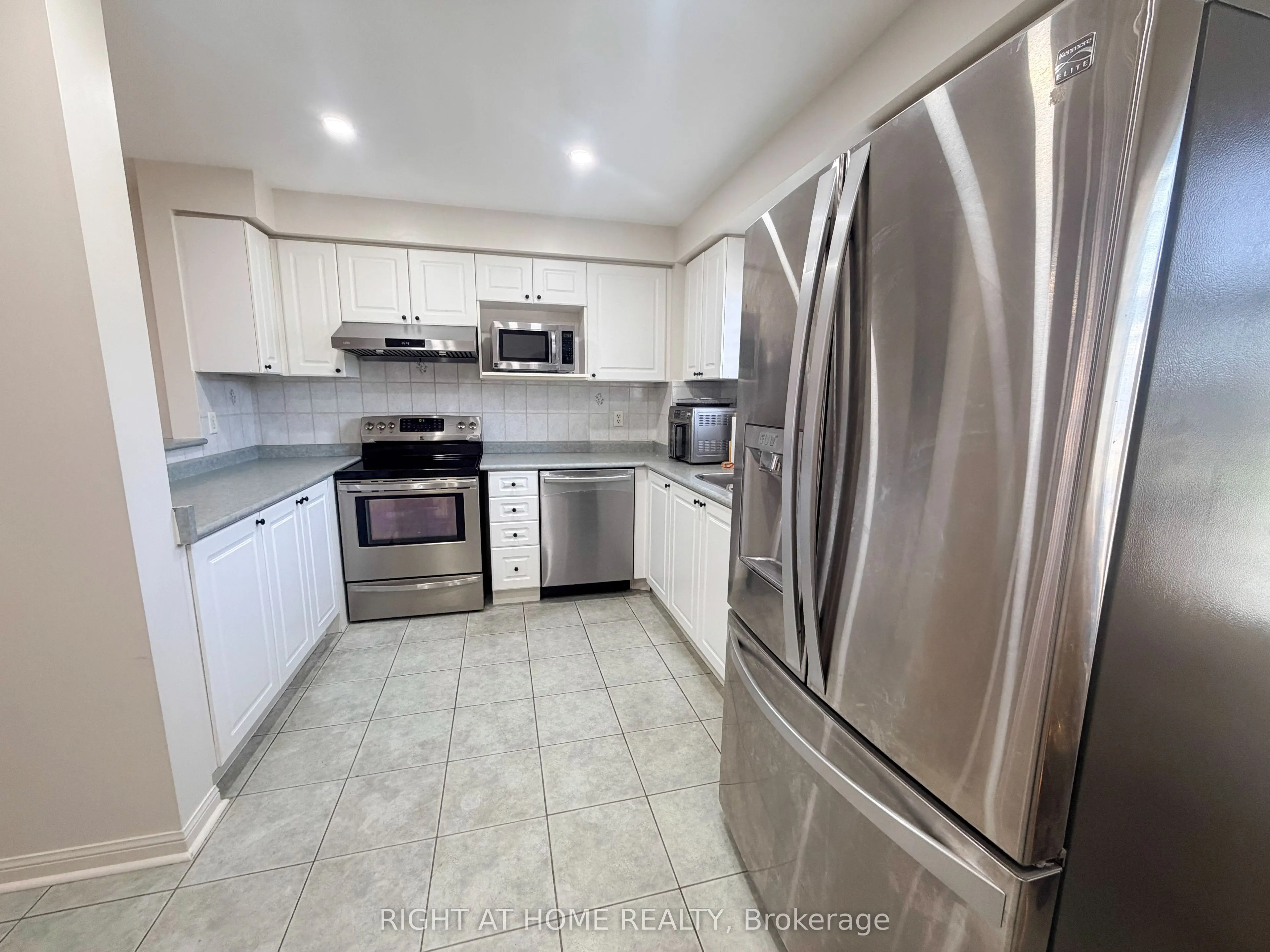 1525 South Parade Court #28