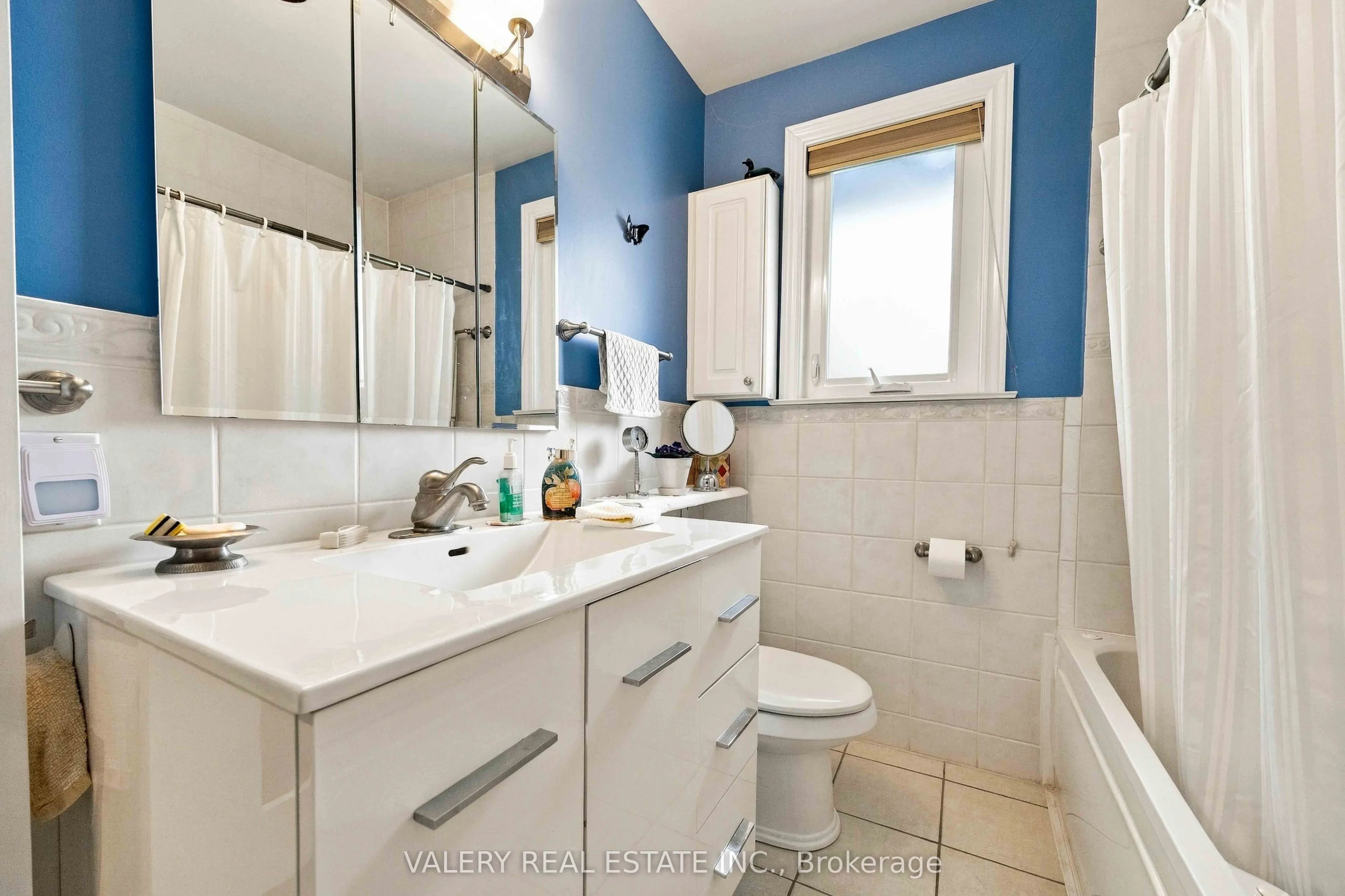 305 Renforth Drive