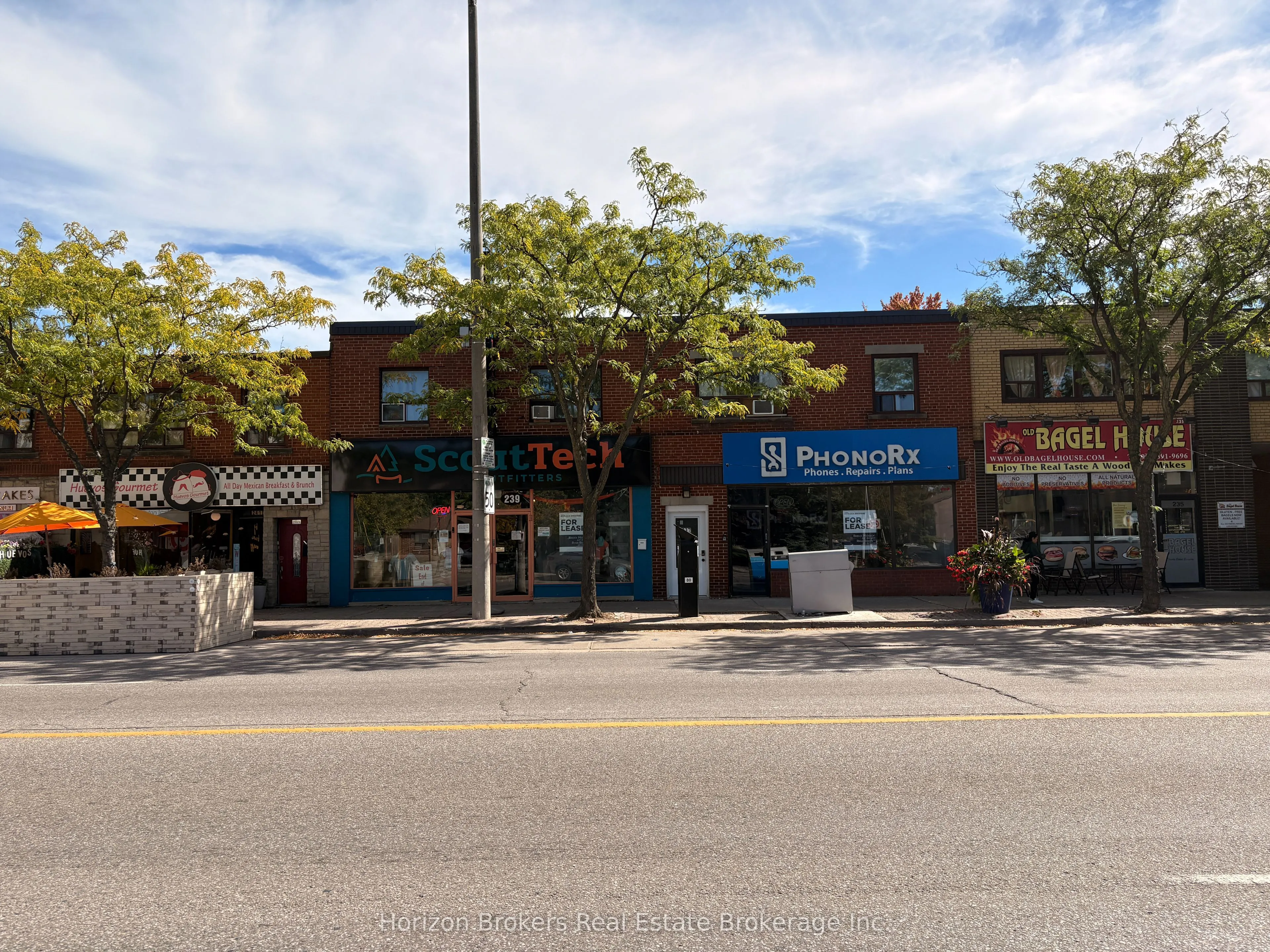 237 Lakeshore Road E