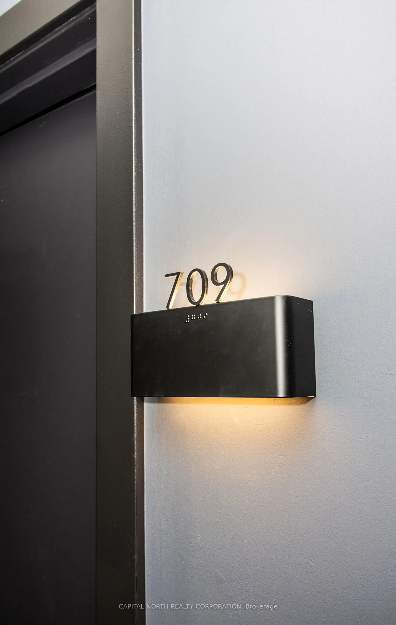 689 The Queensway #709
