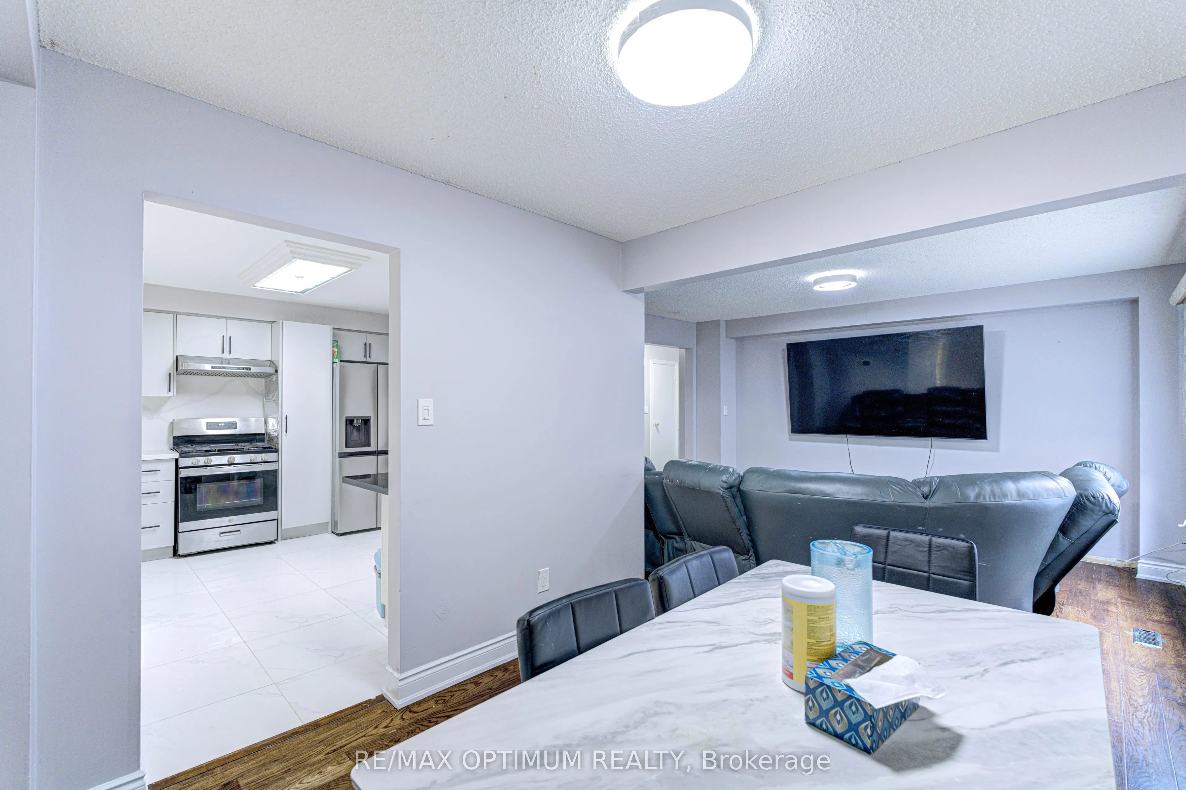 5 Roehampton Crescent