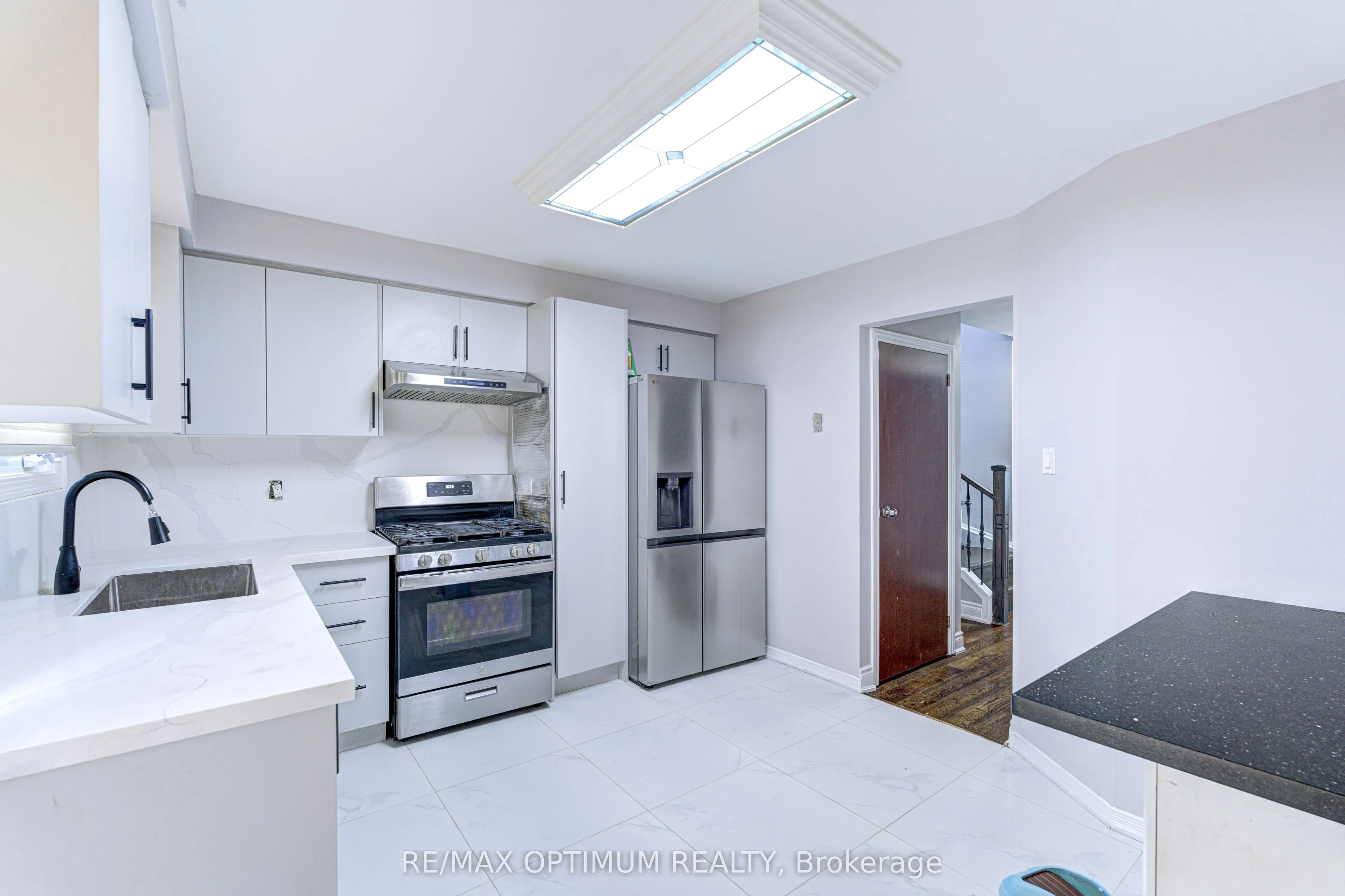 5 Roehampton Crescent
