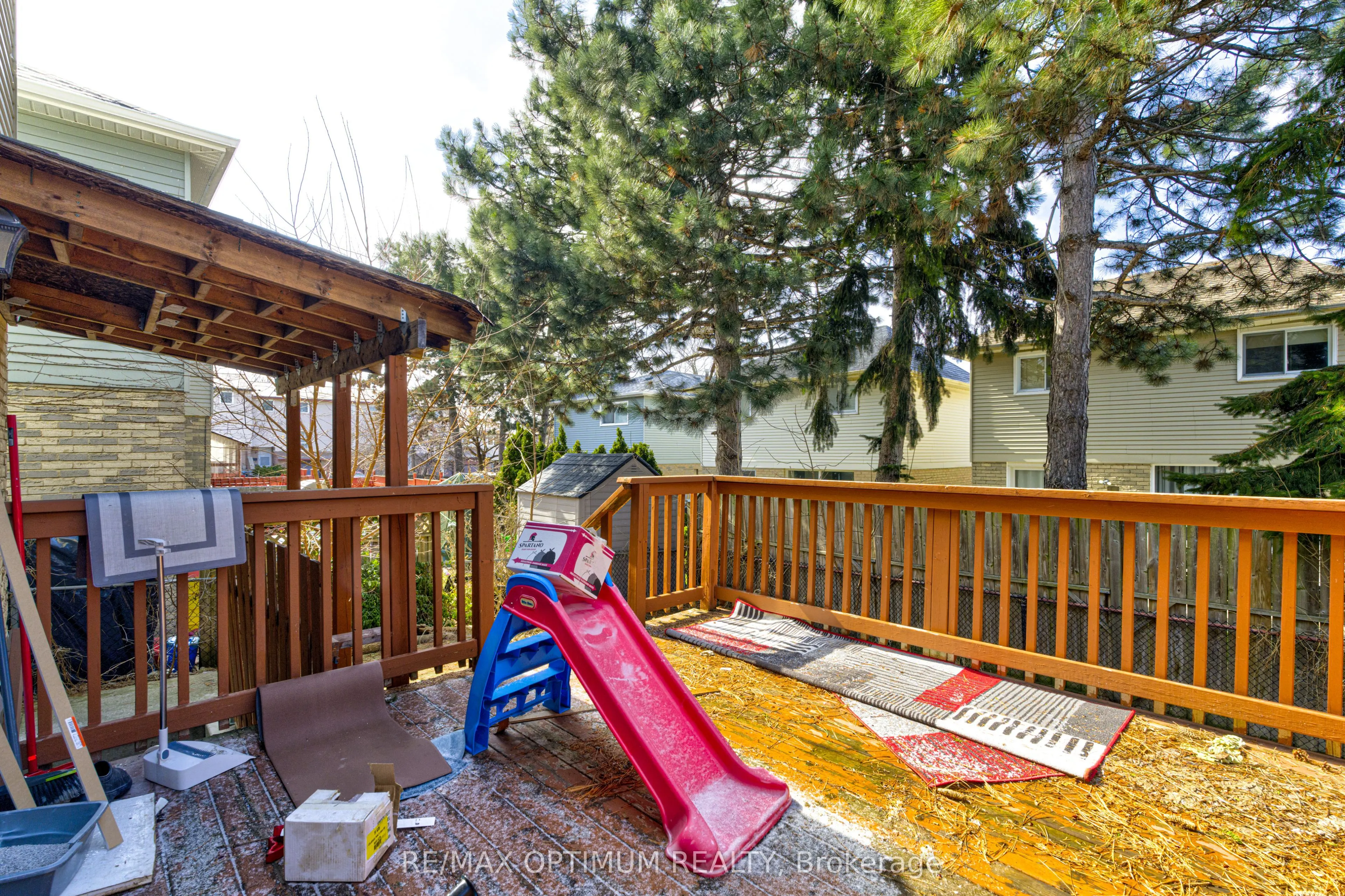 5 Roehampton Crescent