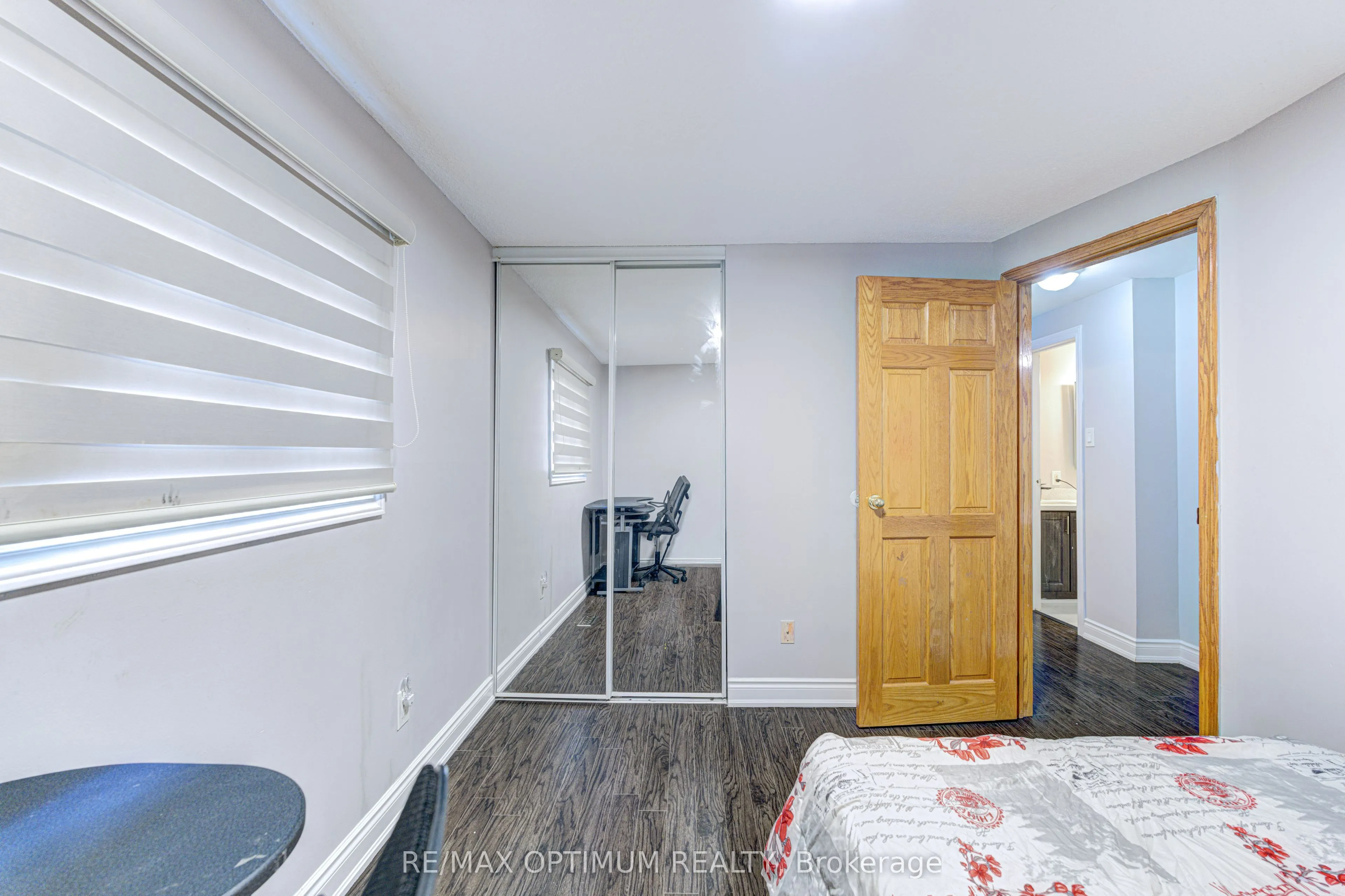 5 Roehampton Crescent