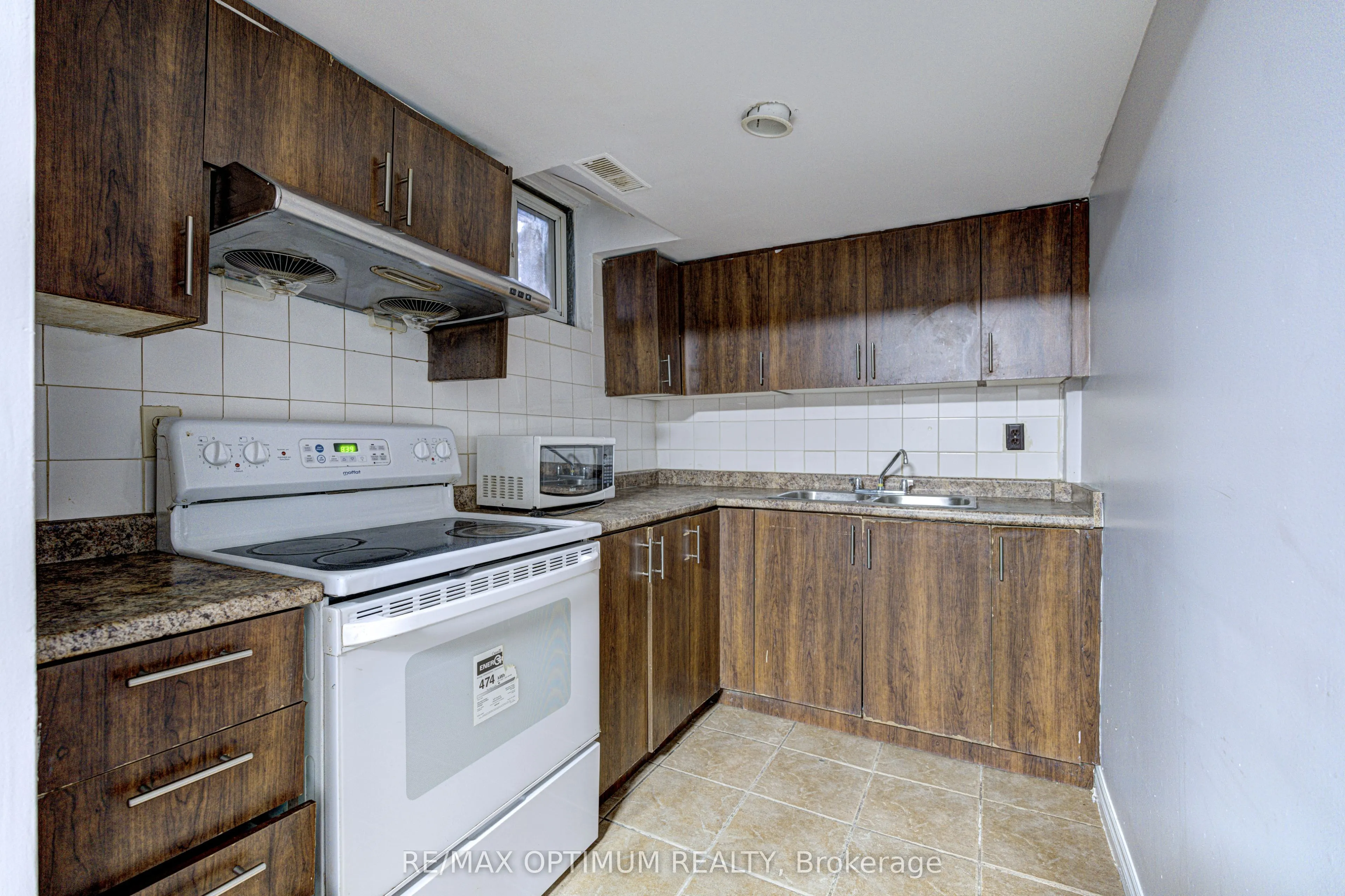 5 Roehampton Crescent