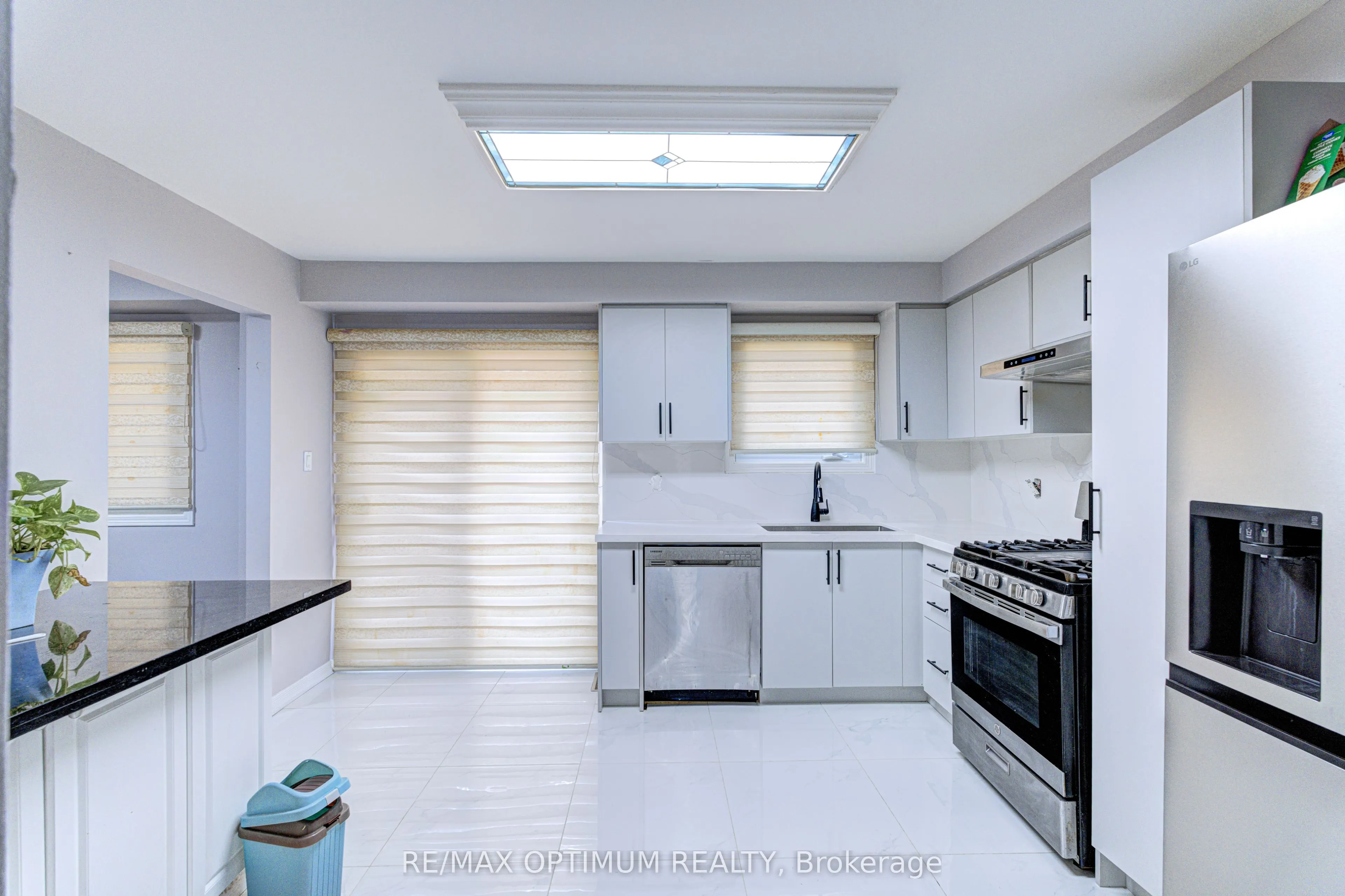 5 Roehampton Crescent