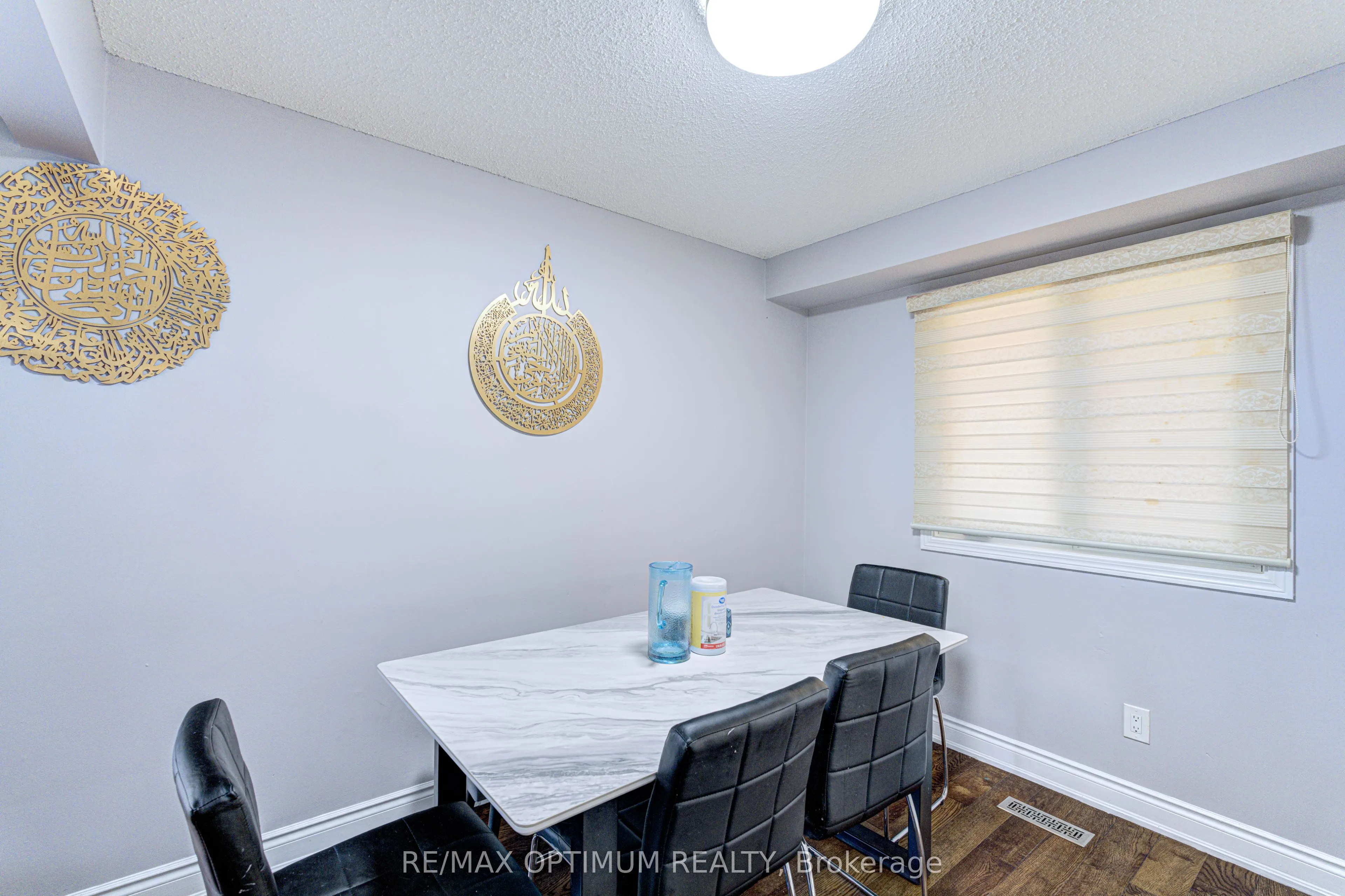 5 Roehampton Crescent