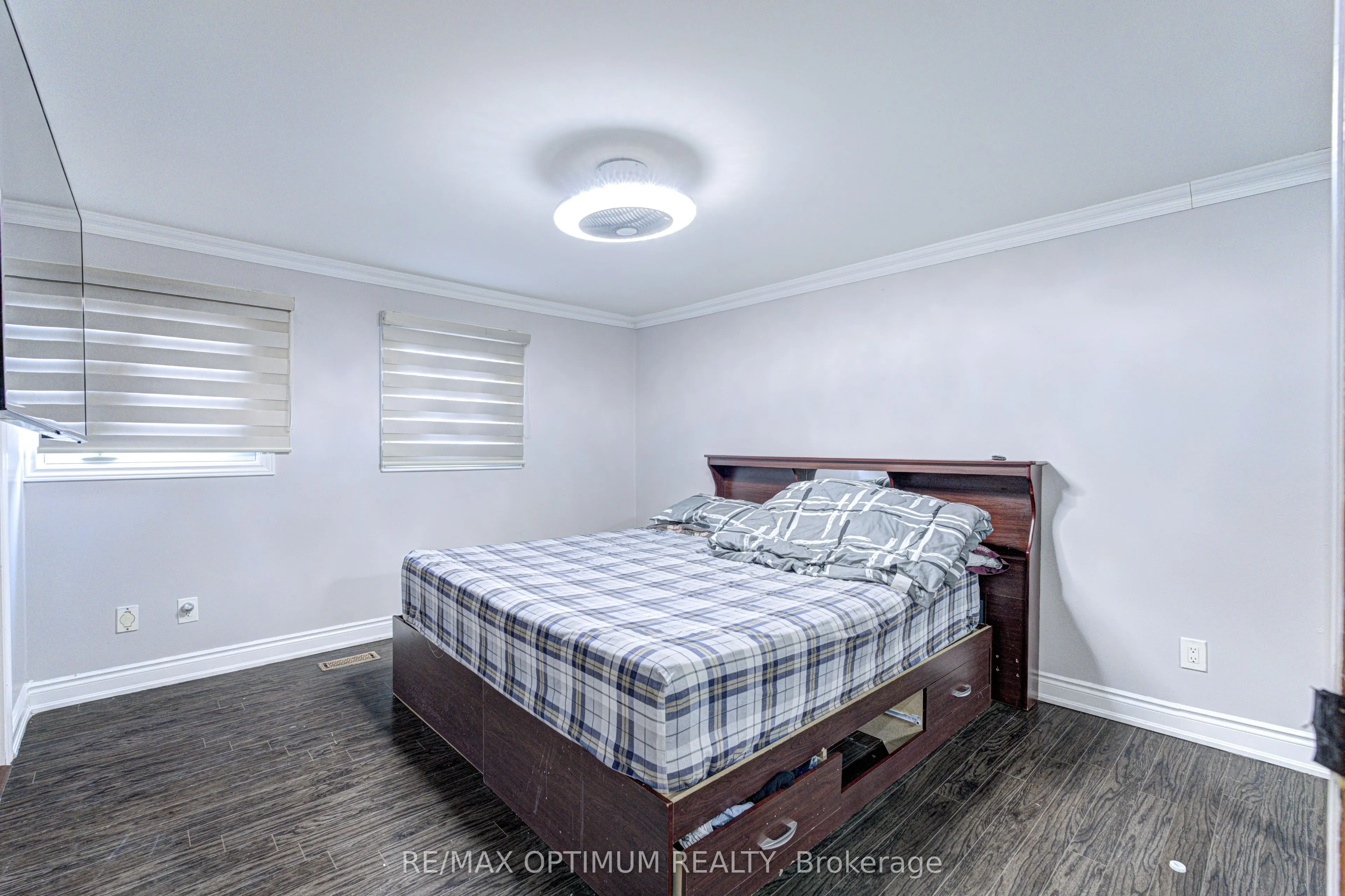 5 Roehampton Crescent