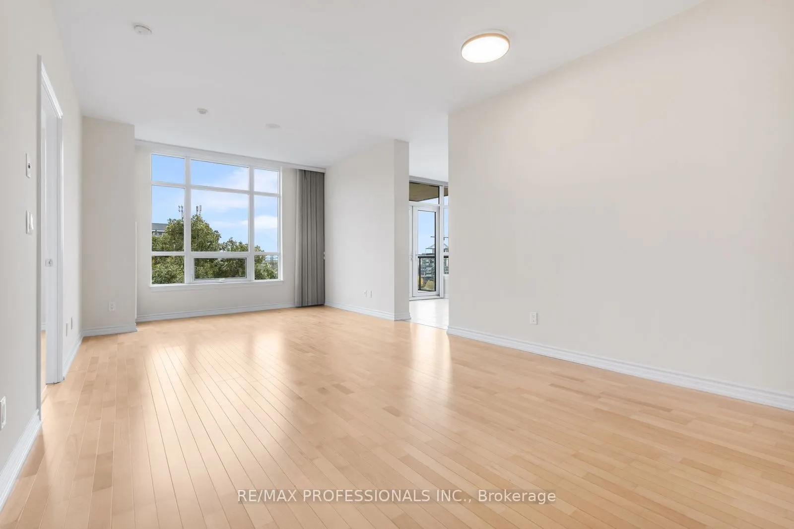 1135 Royal York Road #816
