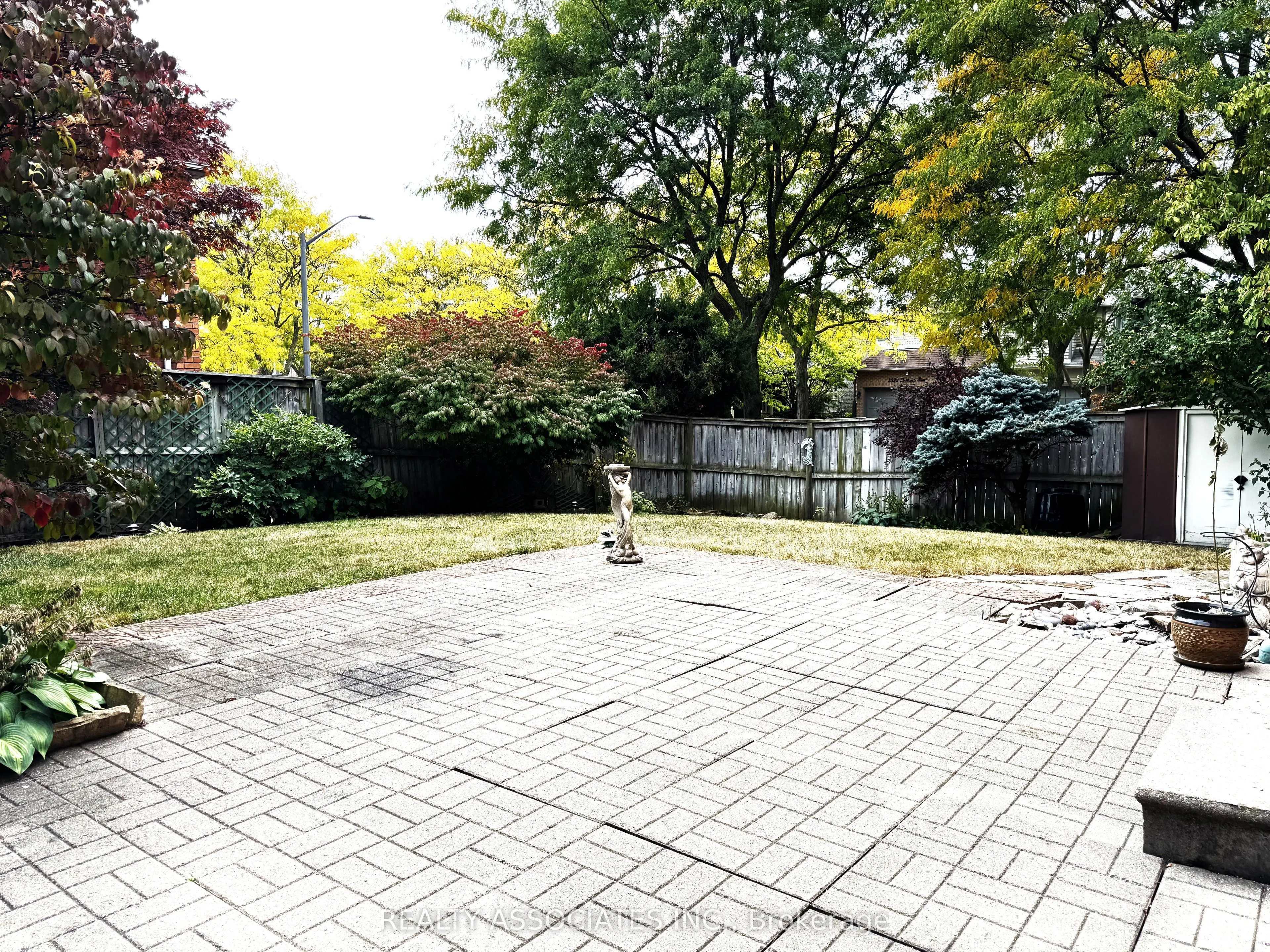 5577 Haddon Hall Road