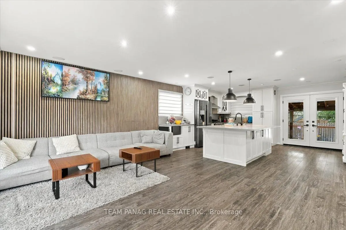 16 Groveland Court