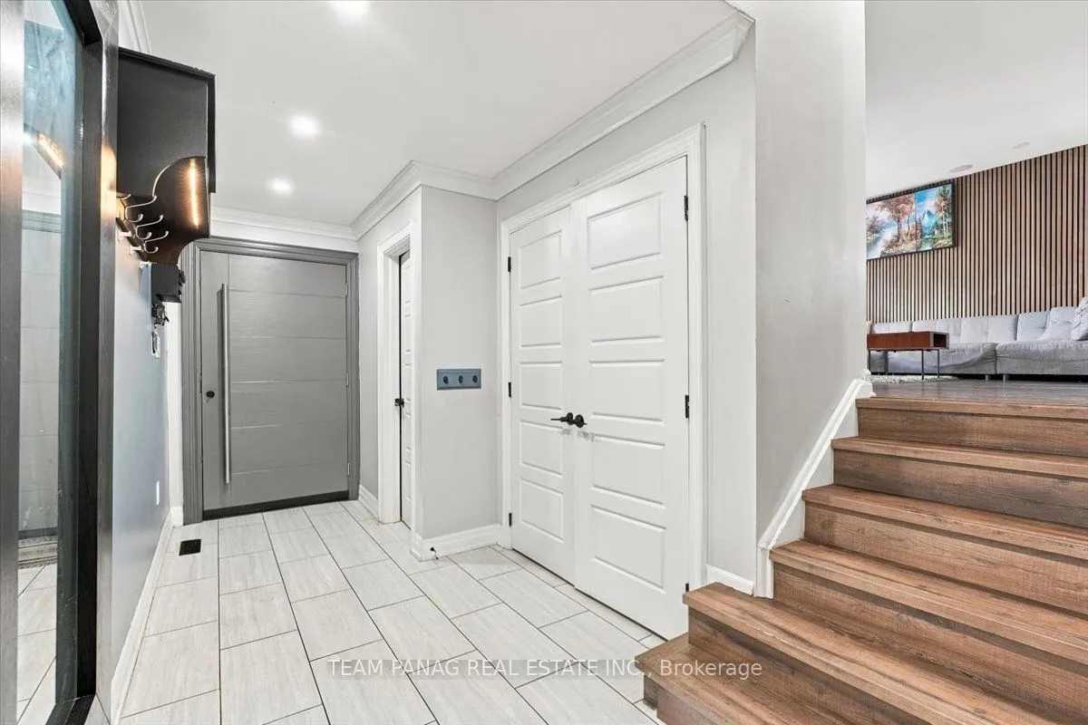 16 Groveland Court