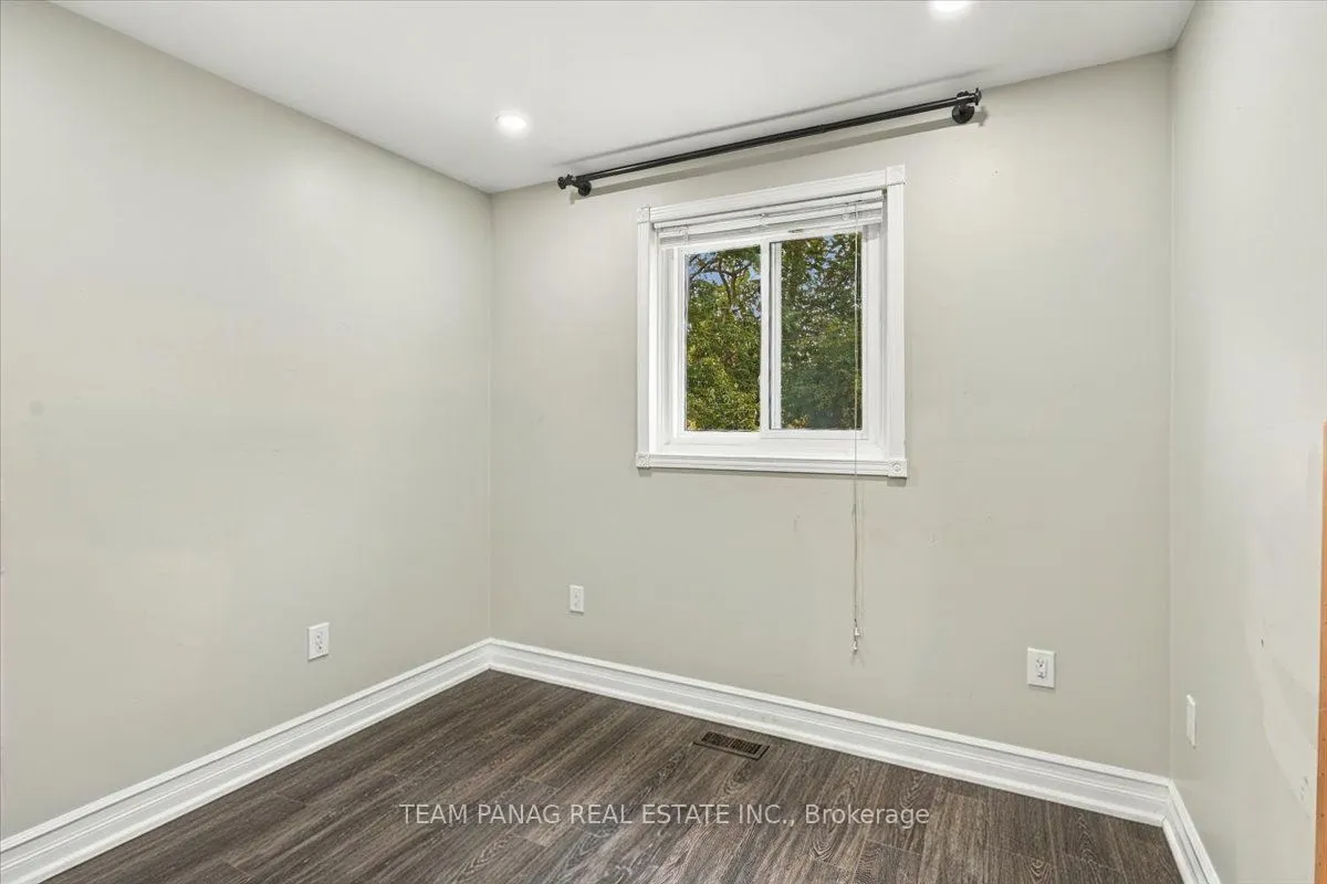 16 Groveland Court