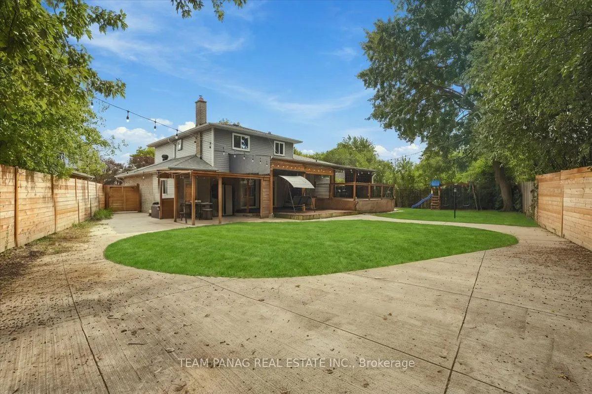 16 Groveland Court